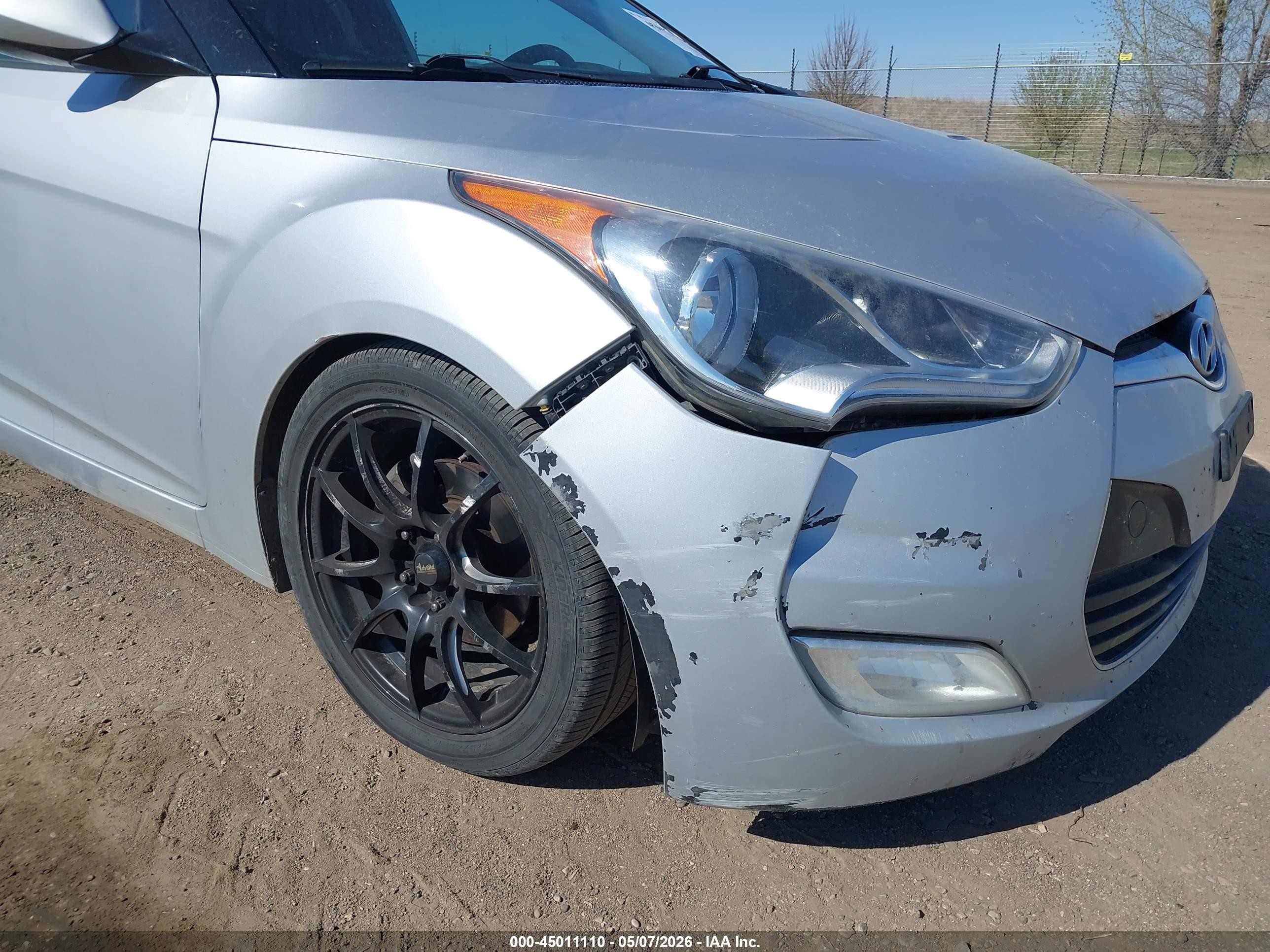 2012 Hyundai Veloster Base W/black Silver vin: KMHTC6AD2CU030697