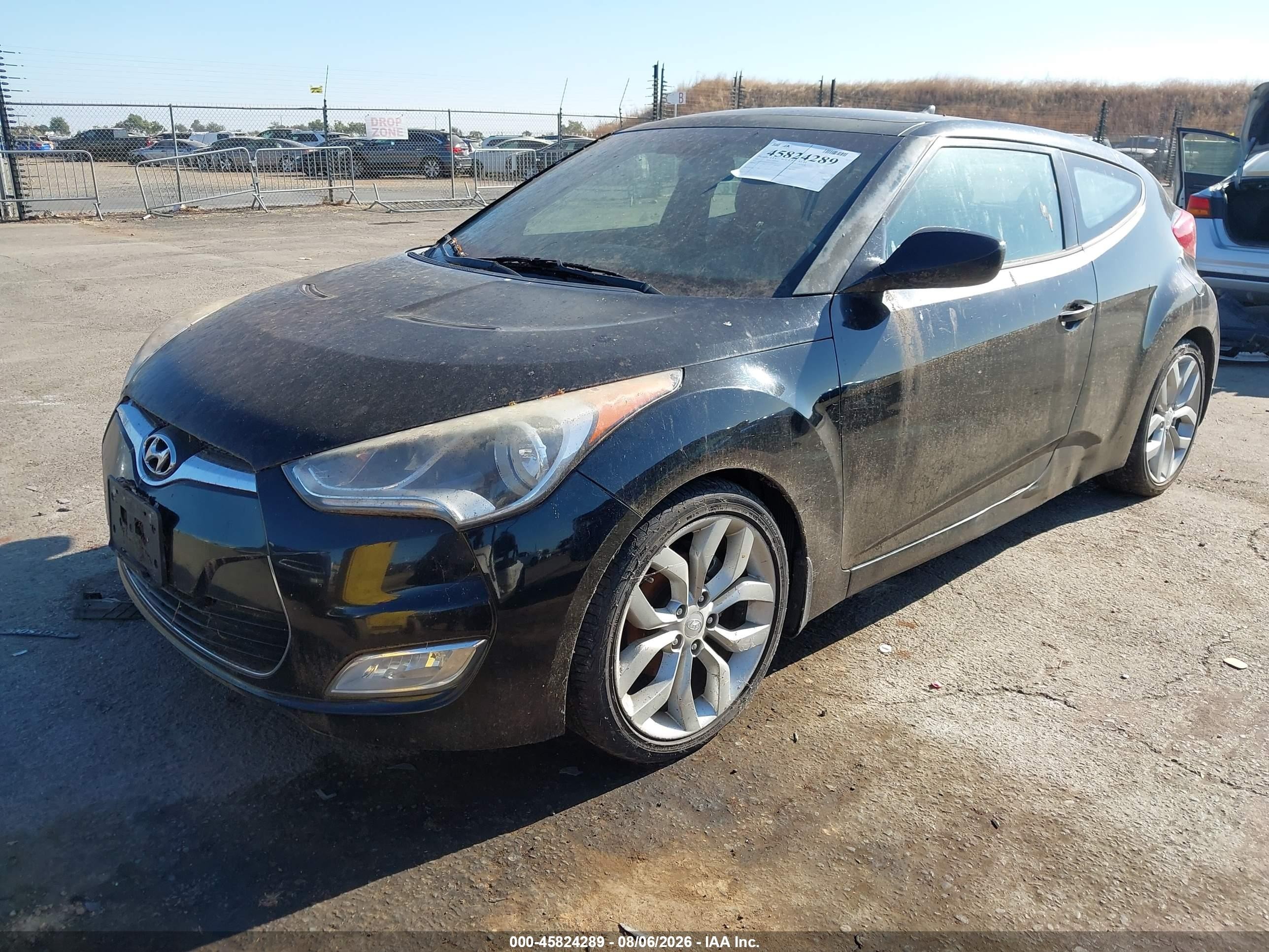 2012 Hyundai Veloster Base W/red/black Black vin: KMHTC6AD2CU036113