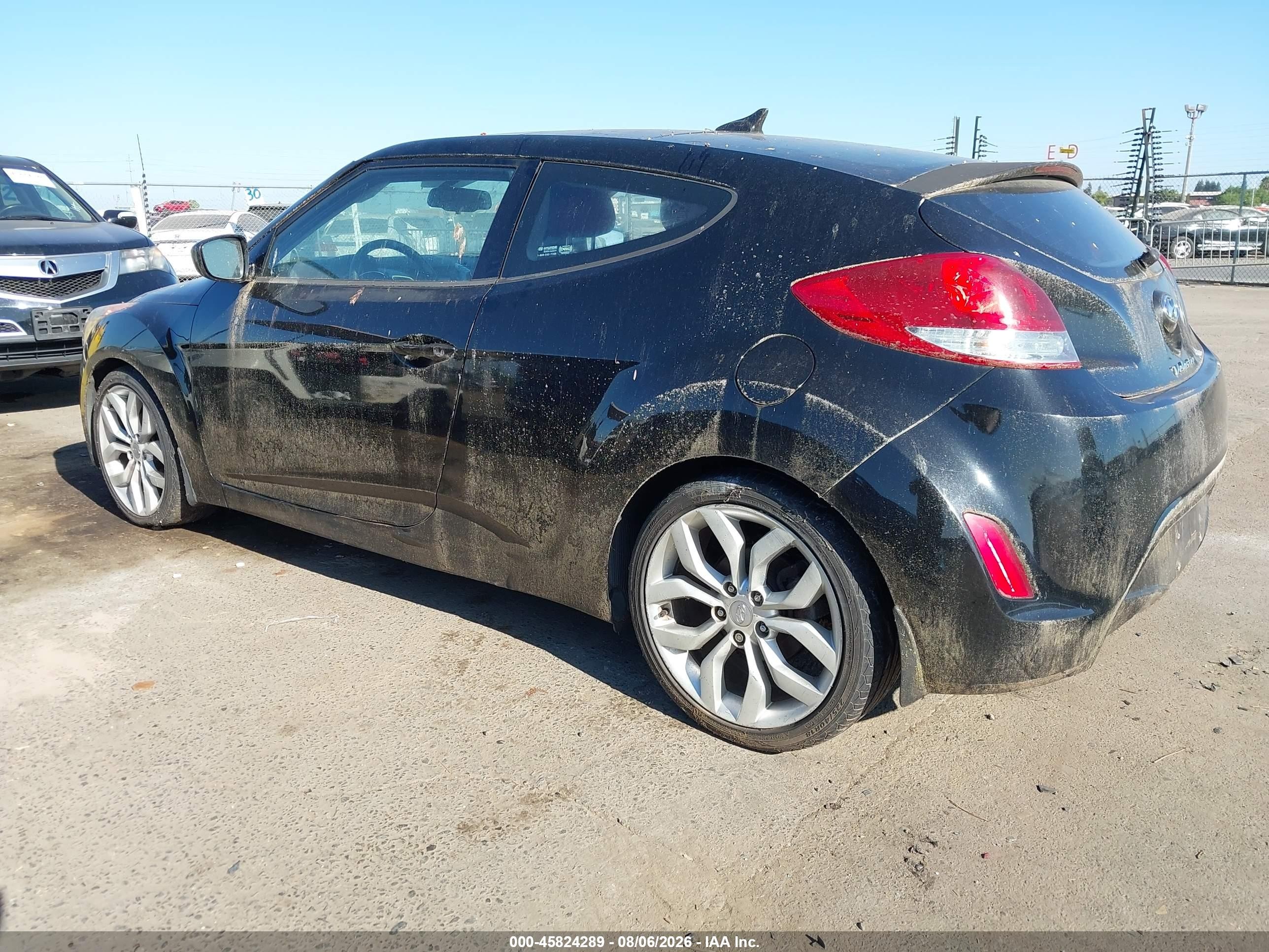2012 Hyundai Veloster Base W/red/black Black vin: KMHTC6AD2CU036113