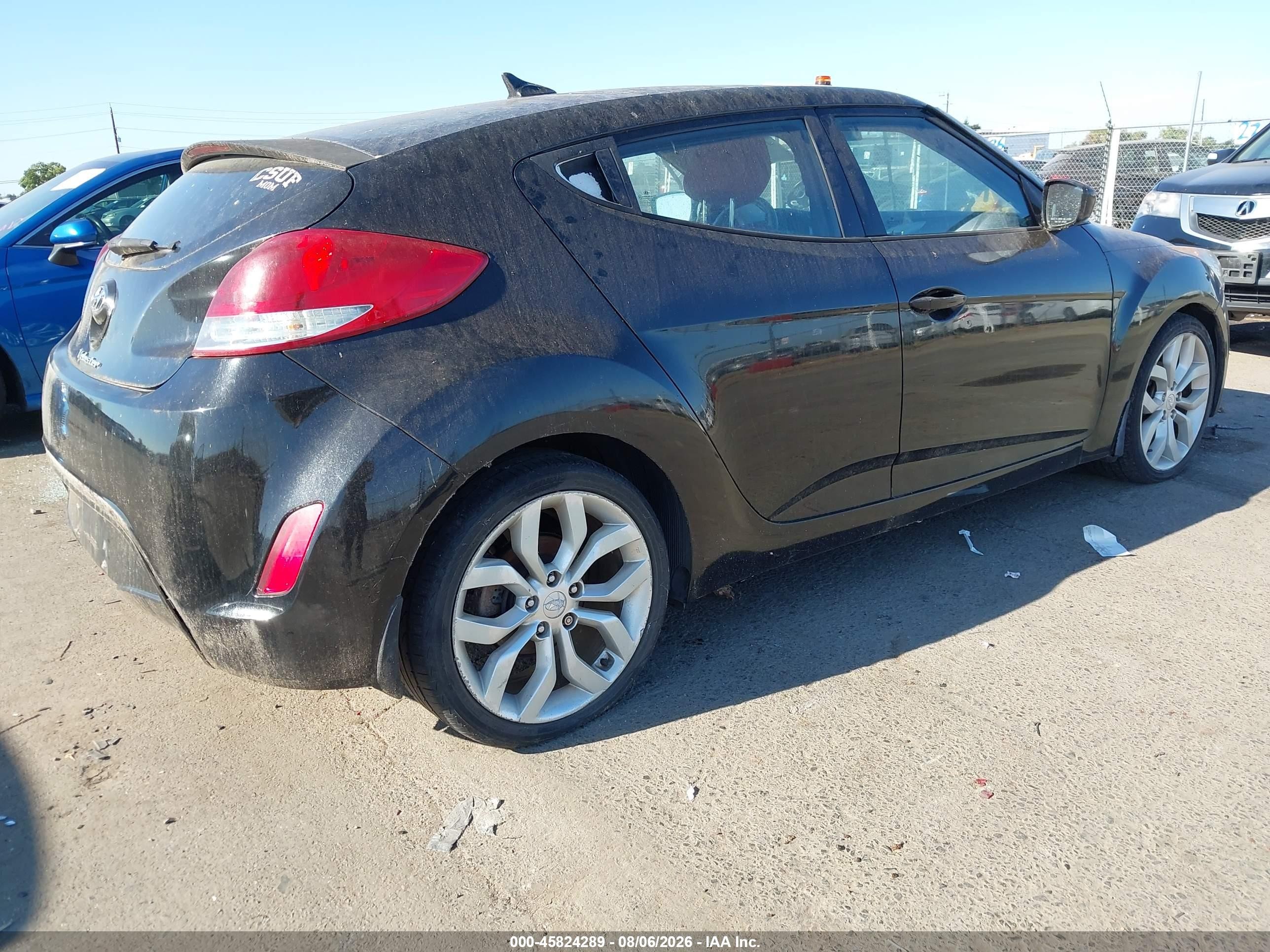 2012 Hyundai Veloster Base W/red/black Black vin: KMHTC6AD2CU036113