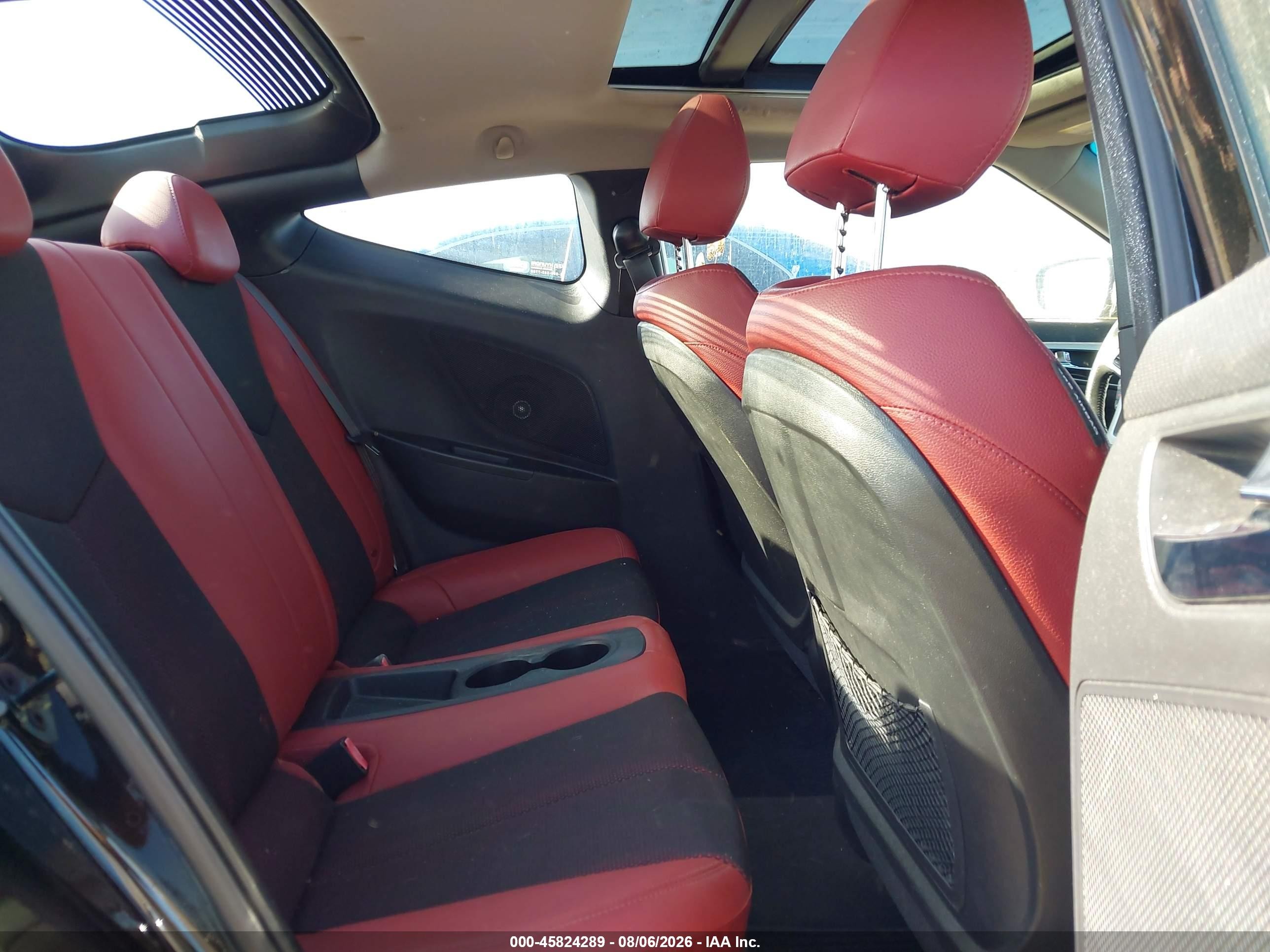 2012 Hyundai Veloster Base W/red/black Black vin: KMHTC6AD2CU036113