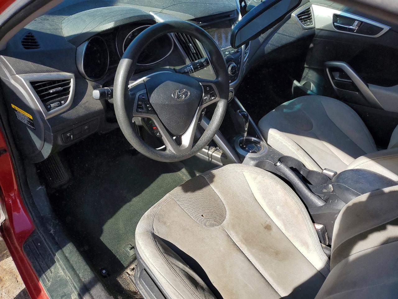 2012 Hyundai Veloster Base Red vin: KMHTC6AD2CU041747