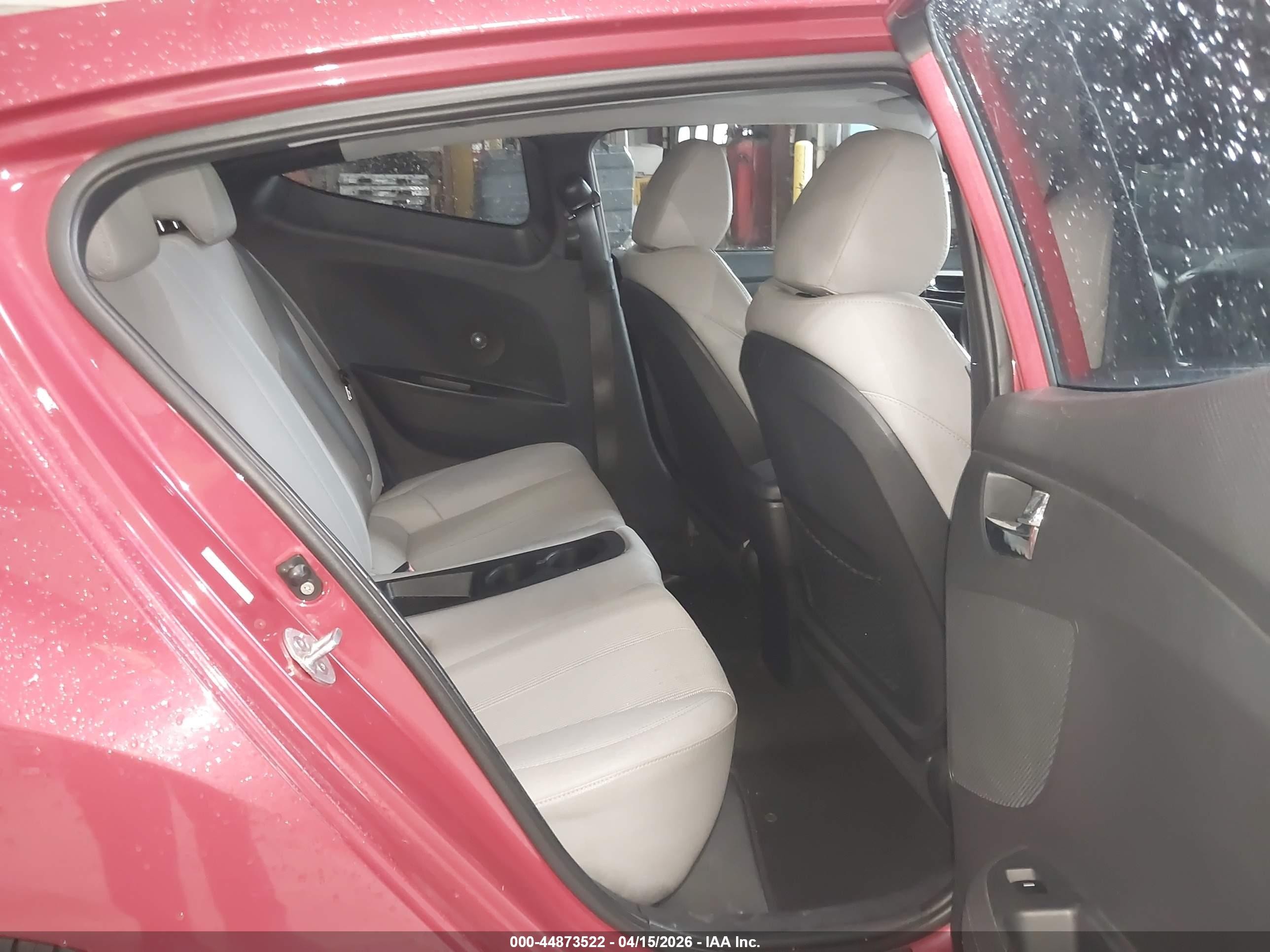 2012 Hyundai Veloster Base W/gray Red vin: KMHTC6AD2CU045877