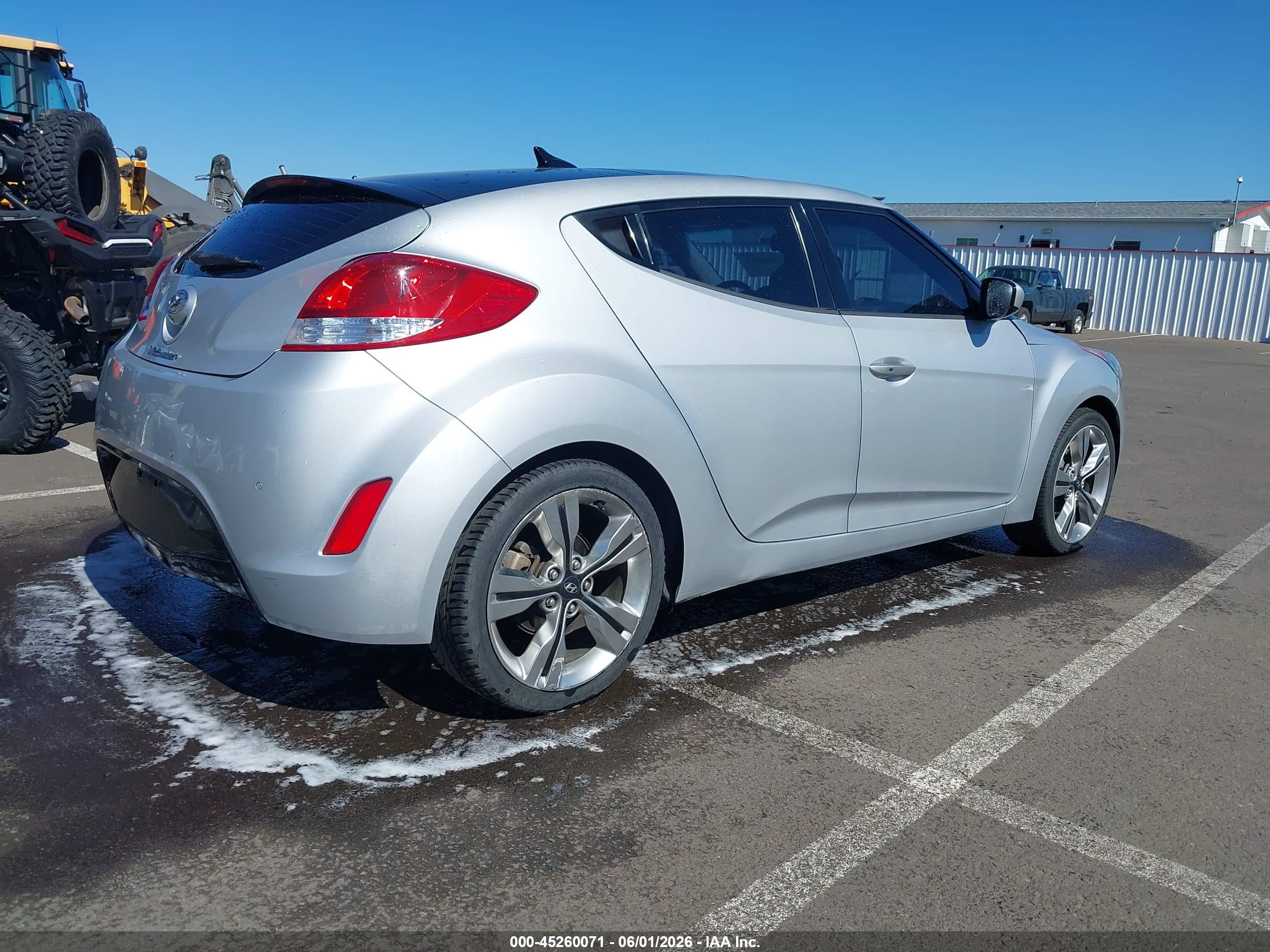 2012 Hyundai Veloster Base W/gray Silver vin: KMHTC6AD2CU053039