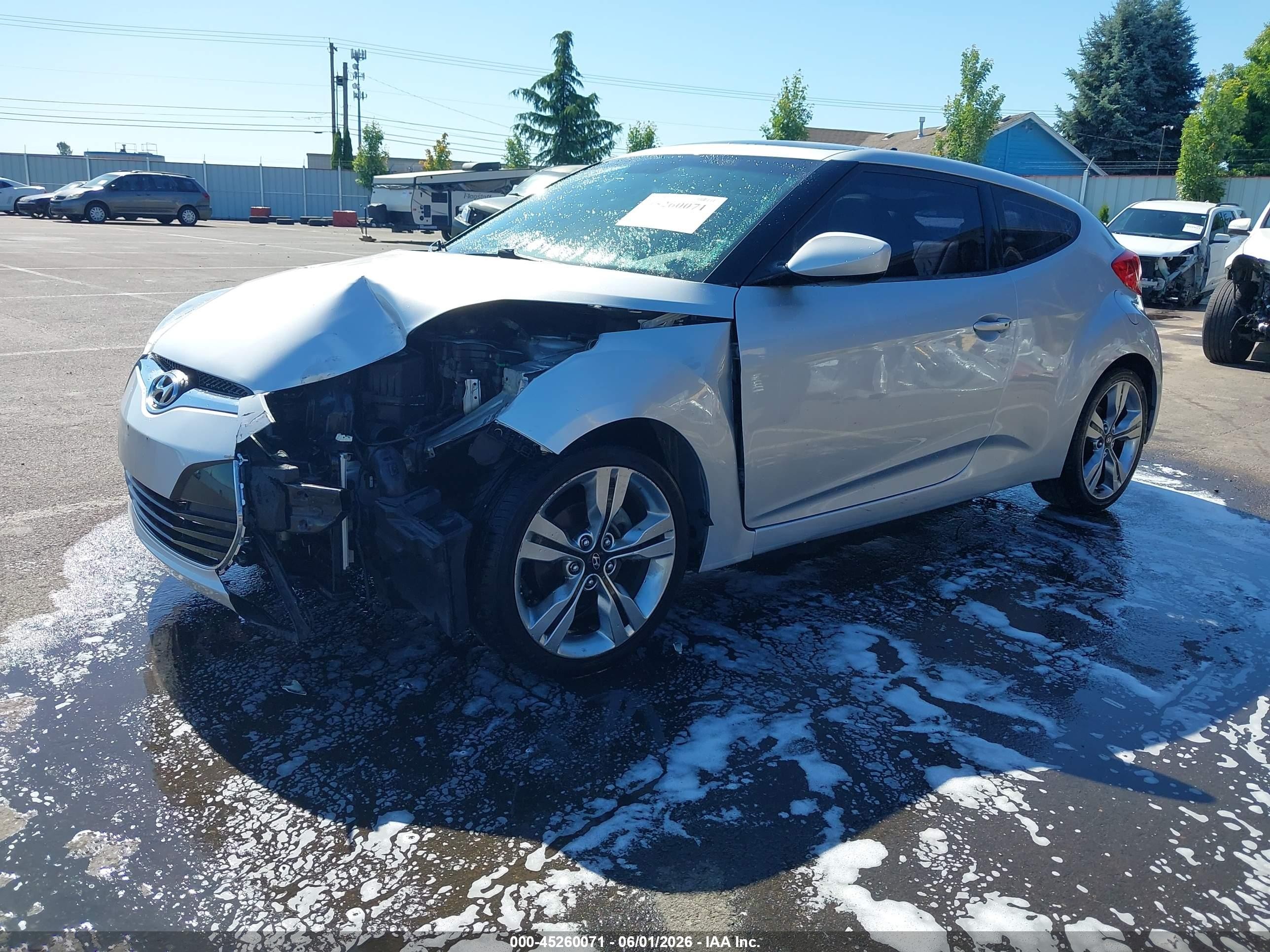 2012 Hyundai Veloster Base W/gray Silver vin: KMHTC6AD2CU053039