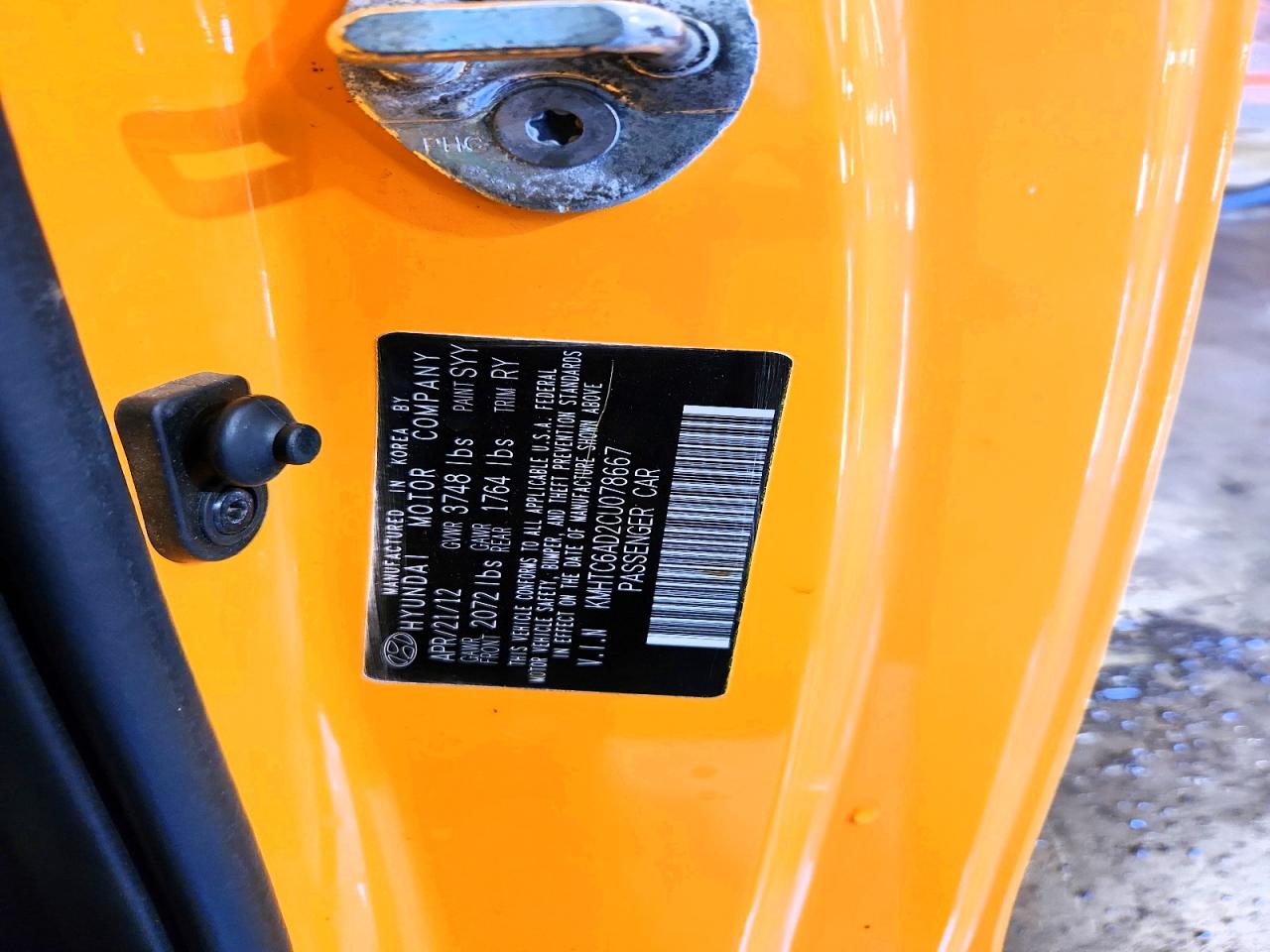 2012 Hyundai Veloster Base Gold vin: KMHTC6AD2CU078667