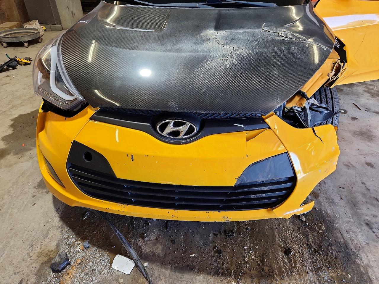 2012 Hyundai Veloster Base Gold vin: KMHTC6AD2CU078667