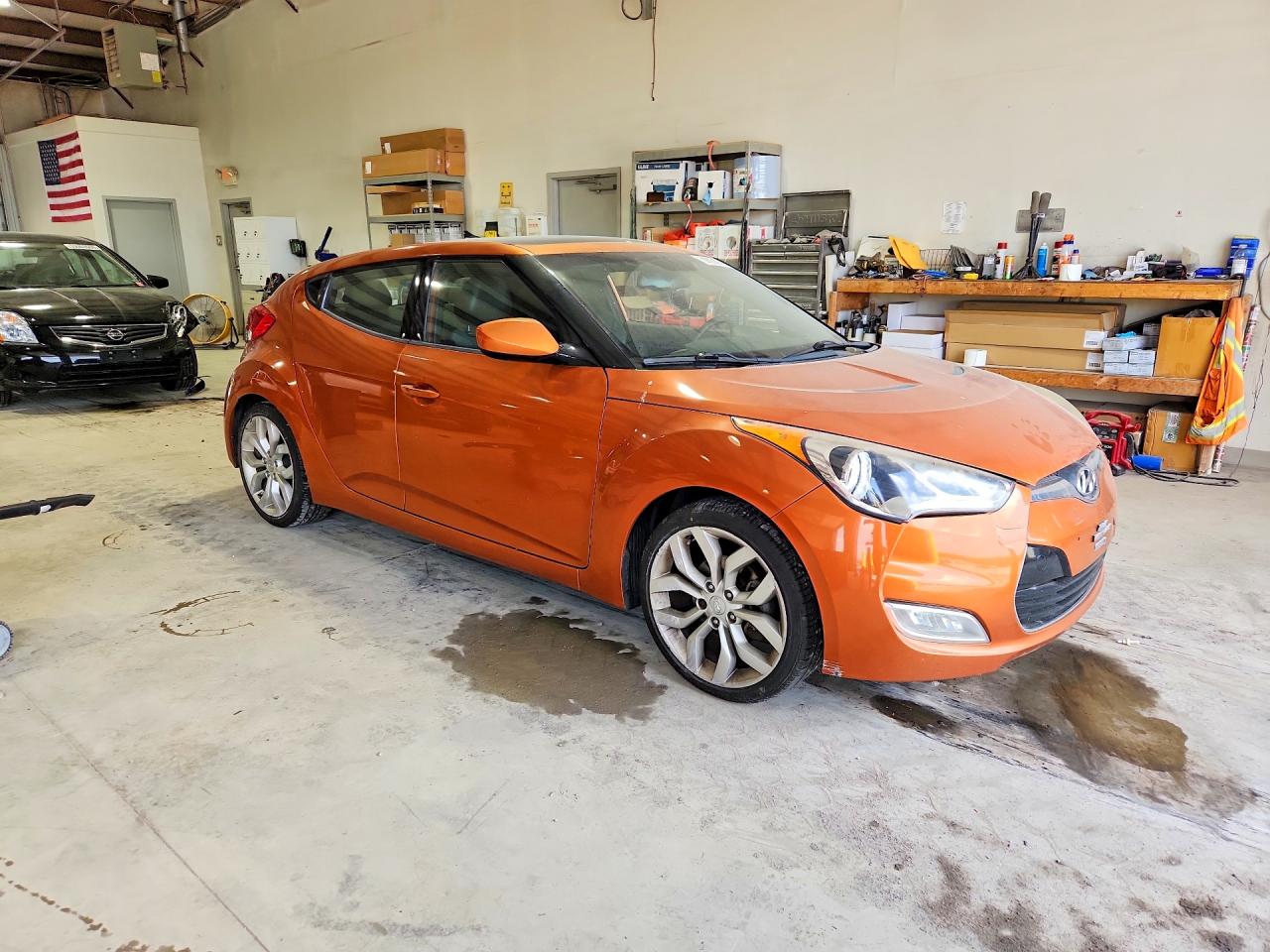 2013 Hyundai Veloster Base Orange vin: KMHTC6AD2DU087127
