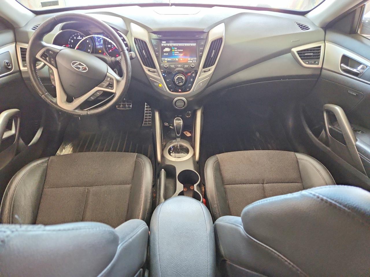 2013 Hyundai Veloster Base Orange vin: KMHTC6AD2DU087127