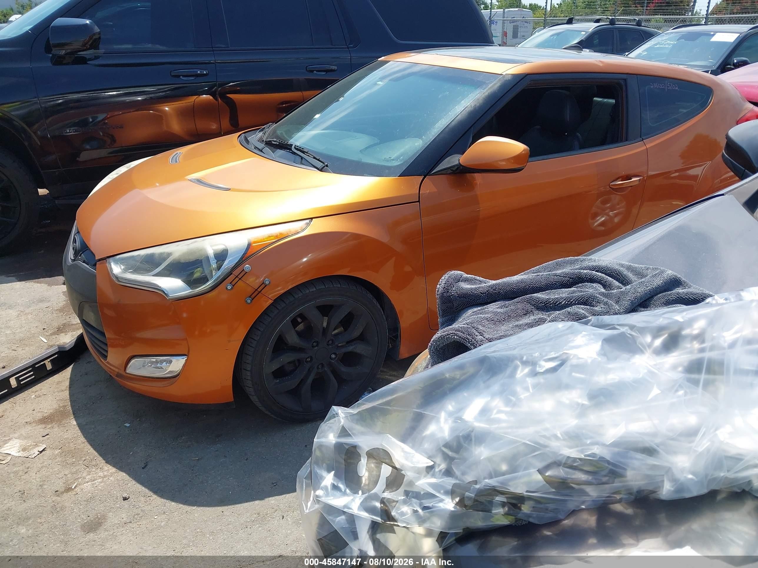 2013 Hyundai Veloster Base W/black Orange vin: KMHTC6AD2DU093252