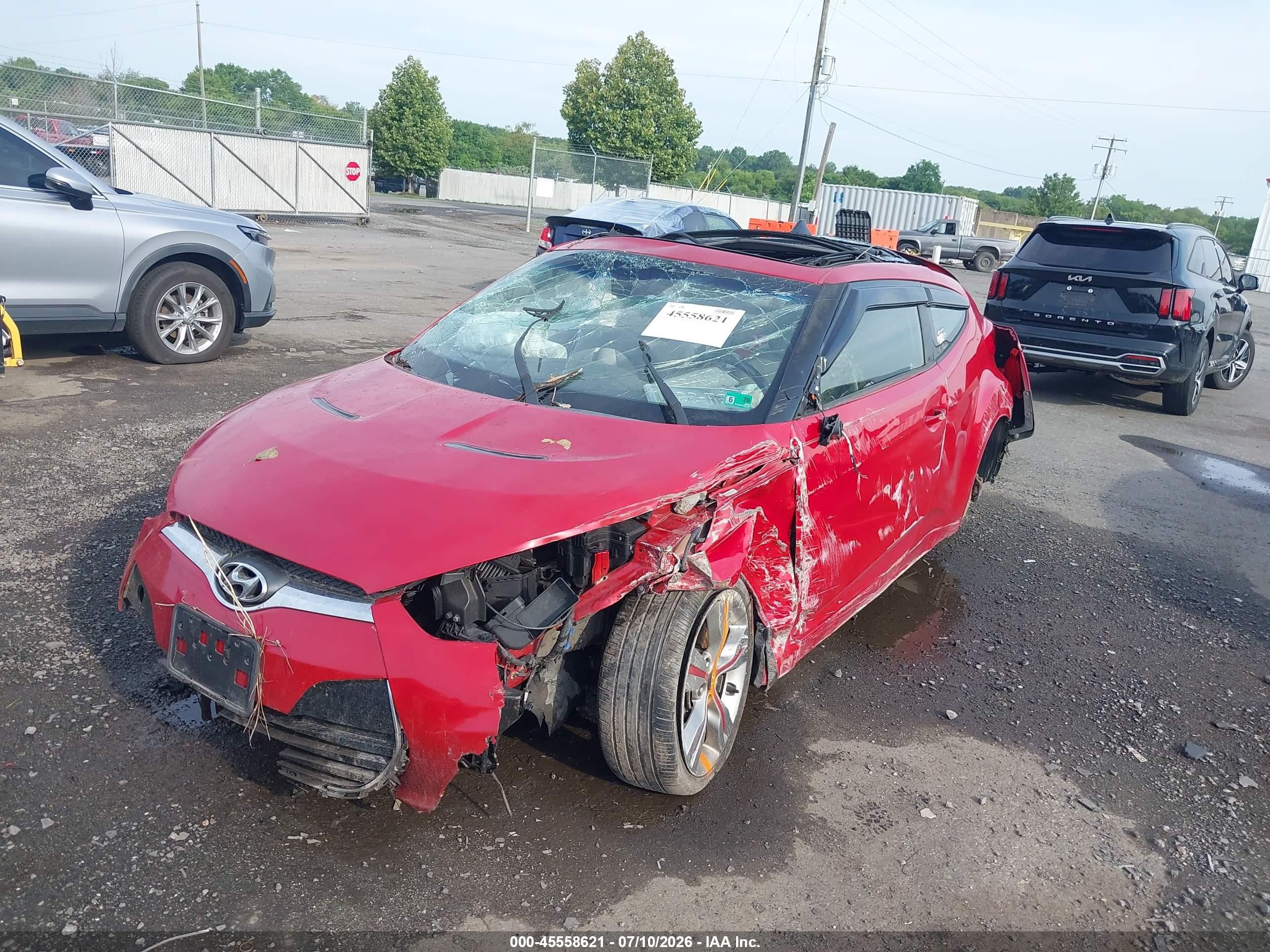 2013 Hyundai Veloster Base W/gray Red vin: KMHTC6AD2DU095096