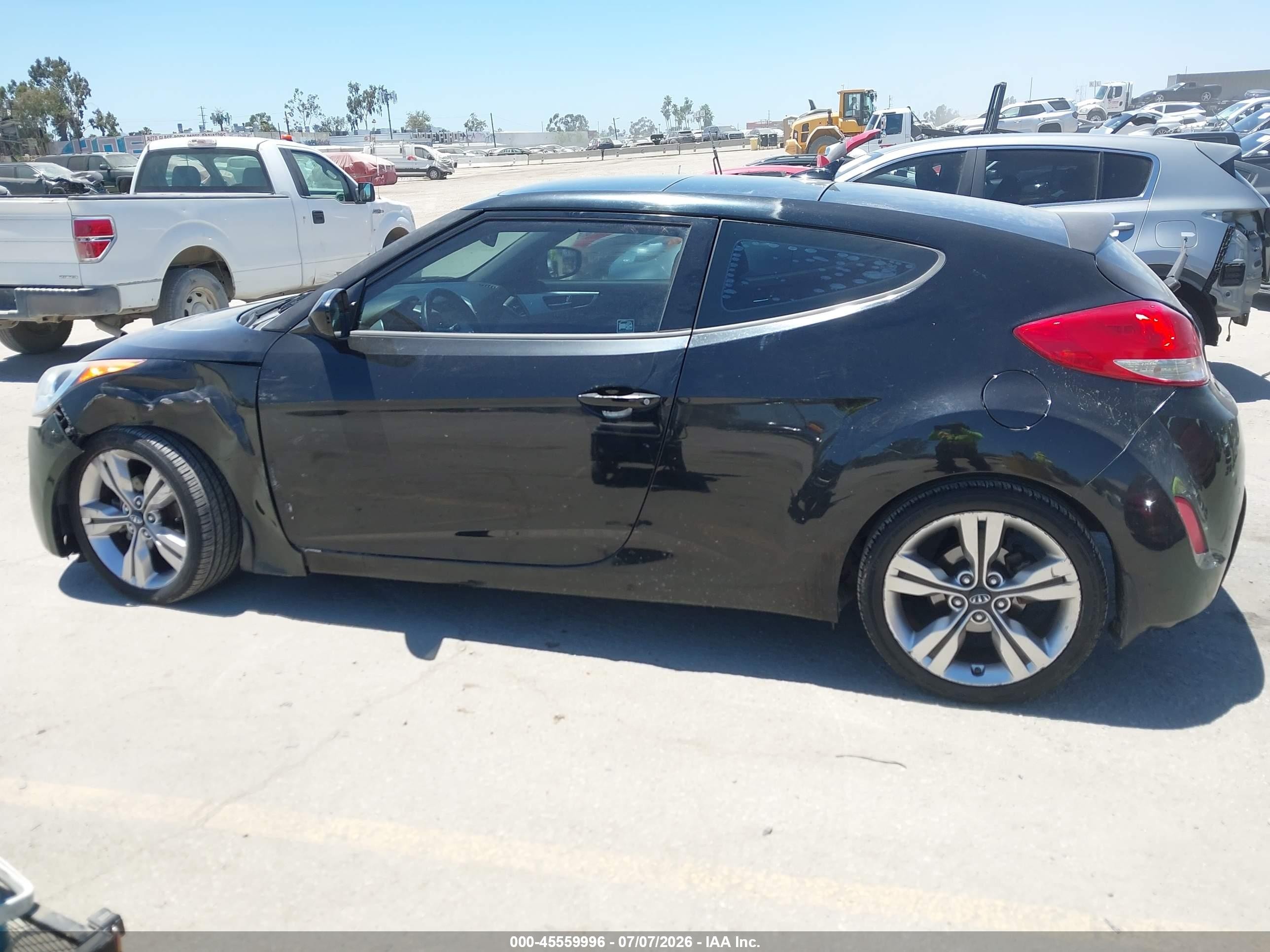 2013 Hyundai Veloster Base W/gray Black vin: KMHTC6AD2DU098032