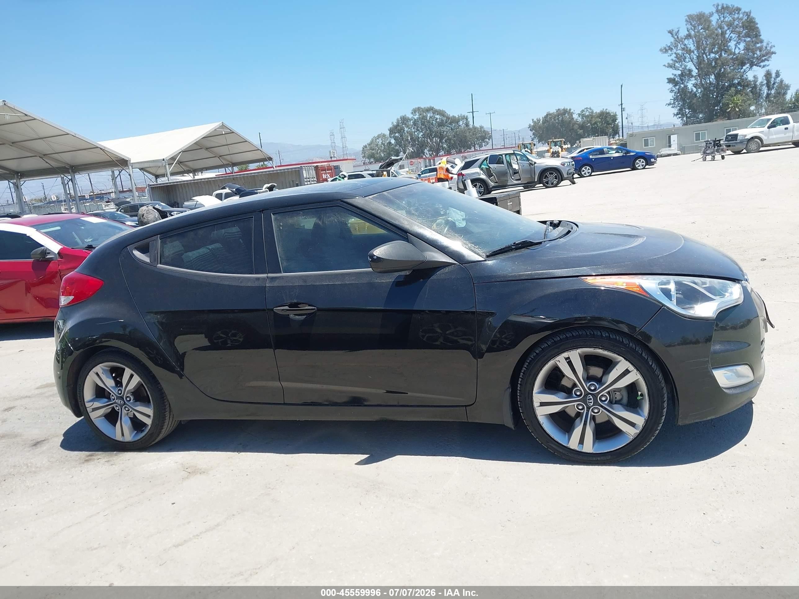 2013 Hyundai Veloster Base W/gray Black vin: KMHTC6AD2DU098032