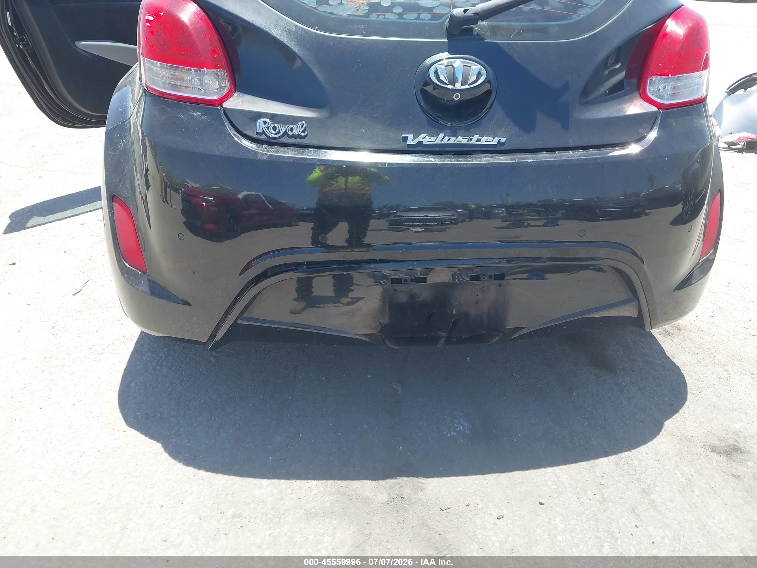 2013 Hyundai Veloster Base W/gray Black vin: KMHTC6AD2DU098032