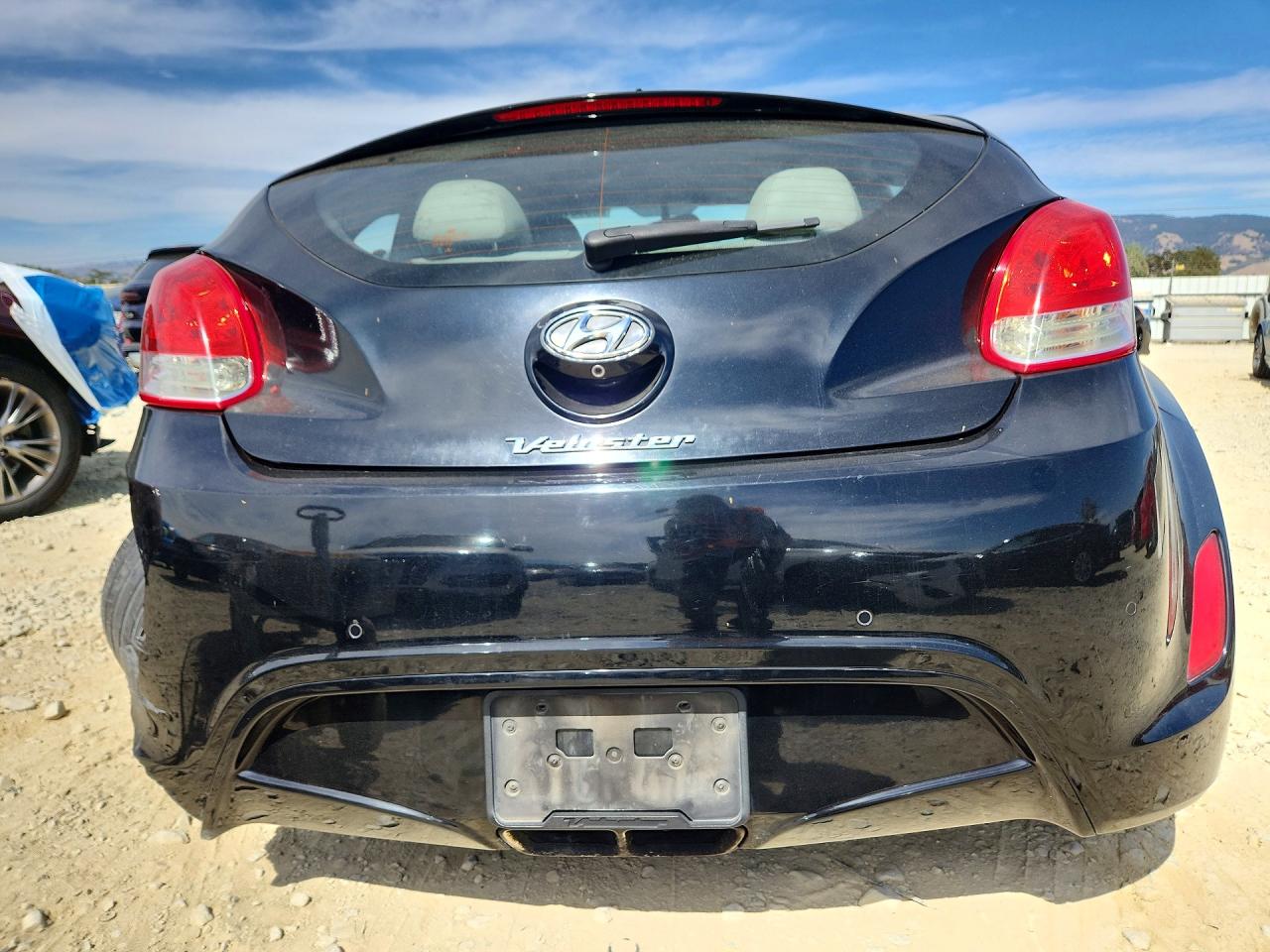 2013 Hyundai Veloster Base Black vin: KMHTC6AD2DU108199