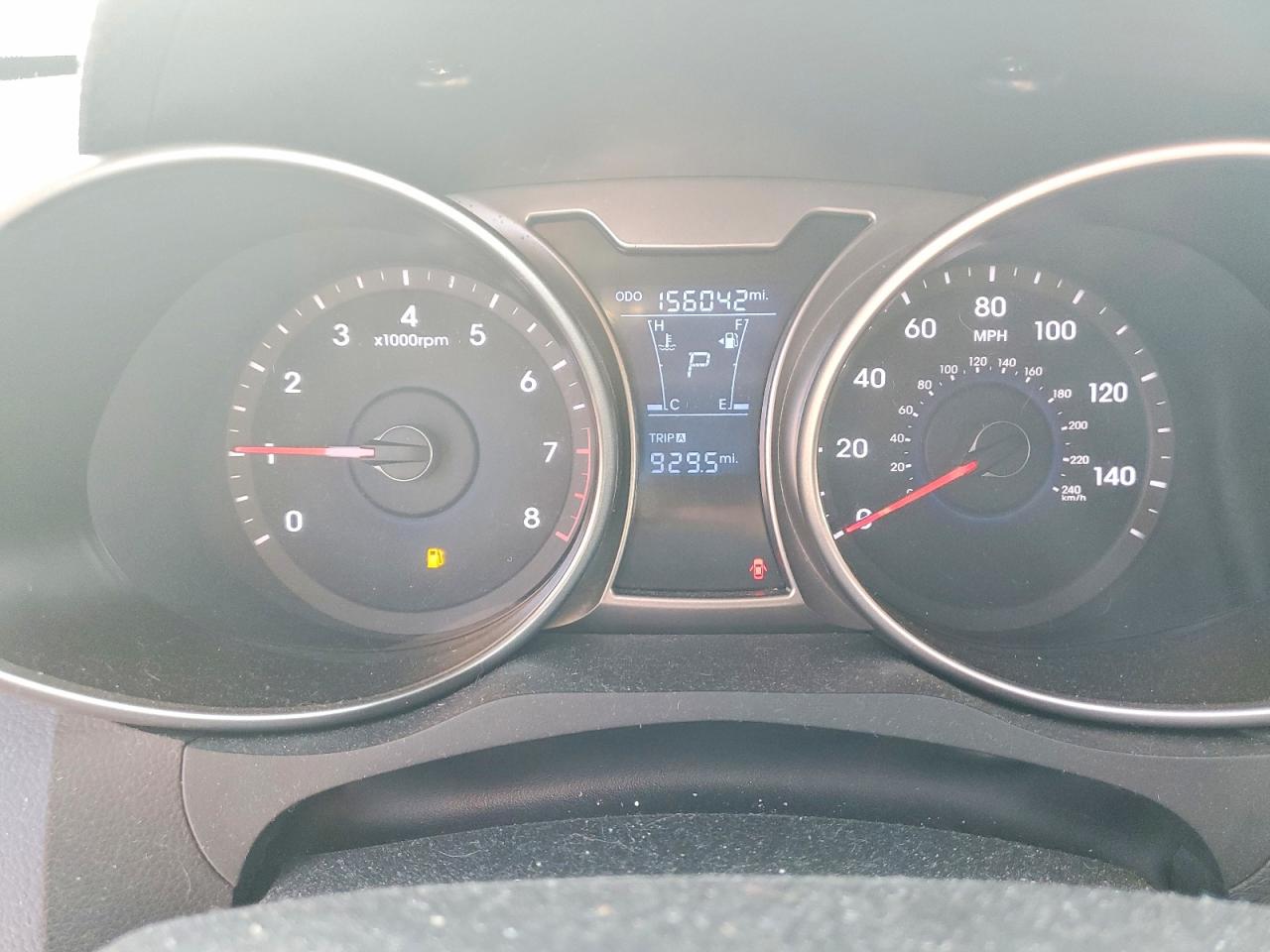2013 Hyundai Veloster Base White vin: KMHTC6AD2DU110938