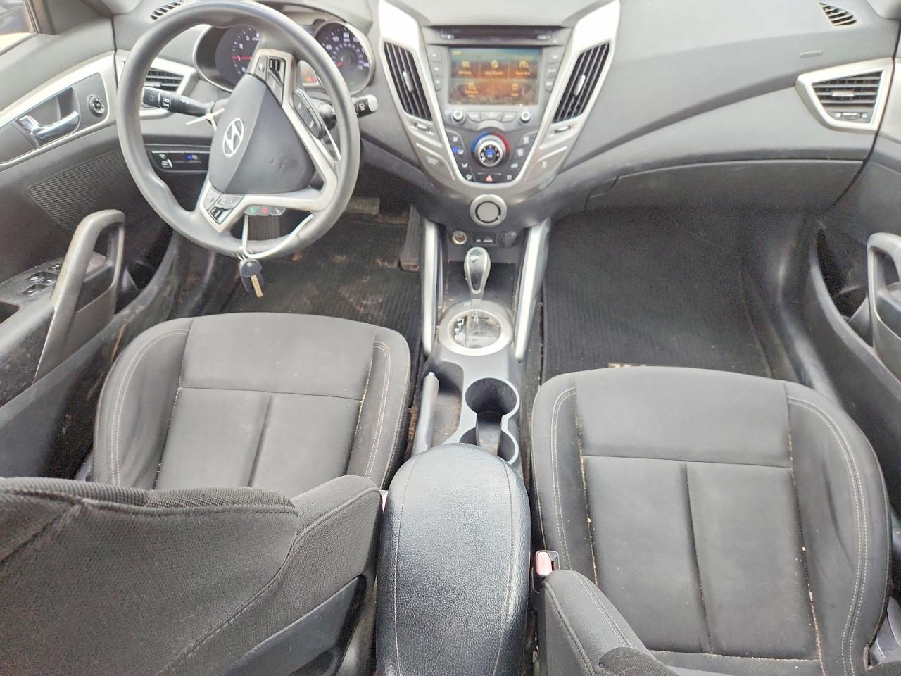 2013 Hyundai Veloster Base Blue vin: KMHTC6AD2DU116383
