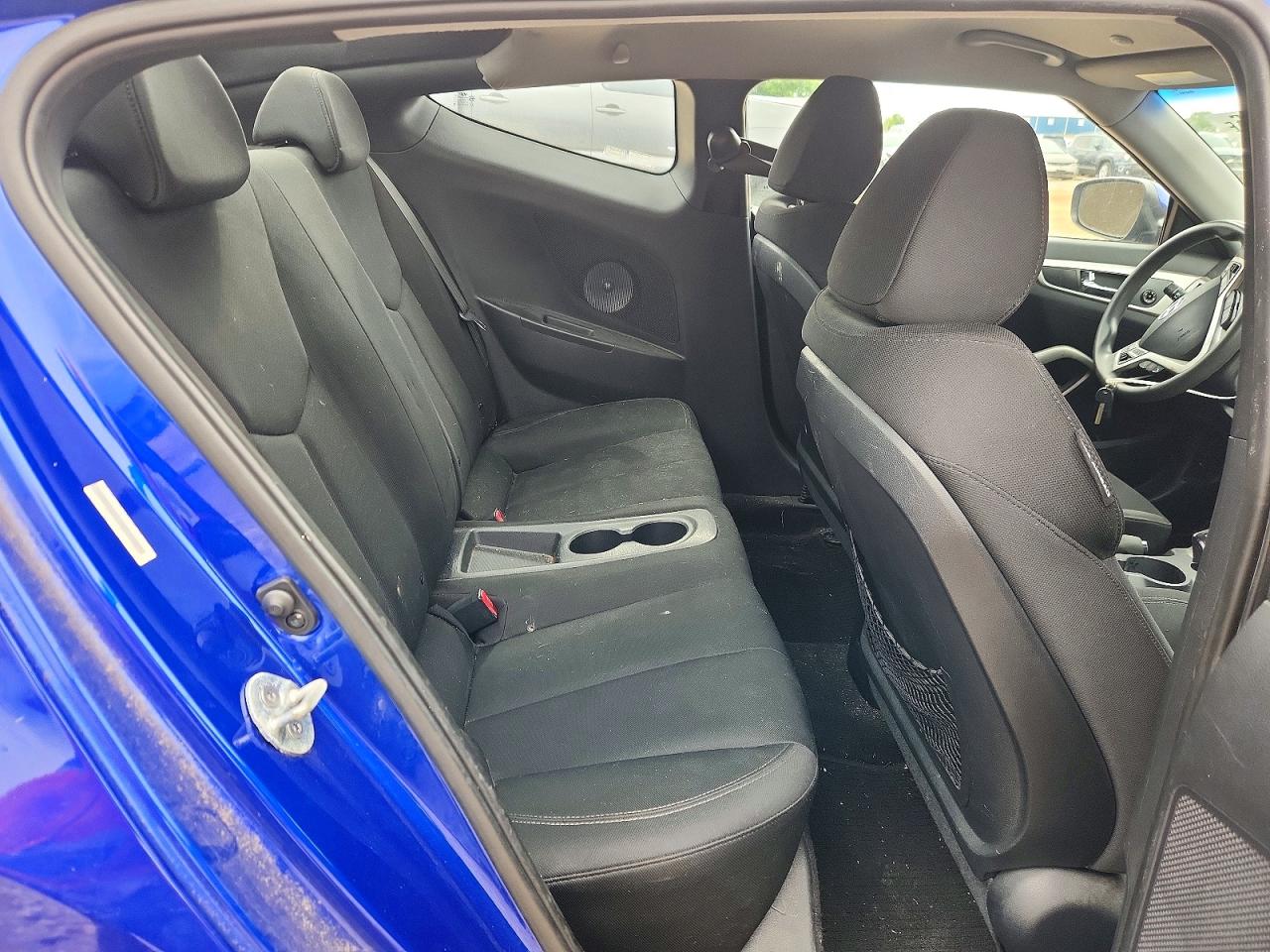 2013 Hyundai Veloster Base Blue vin: KMHTC6AD2DU116383
