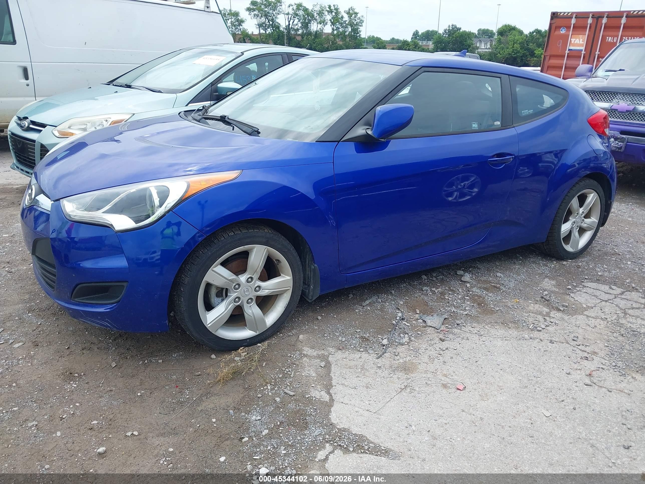 2013 Hyundai Veloster Base W/black Blue vin: KMHTC6AD2DU126668