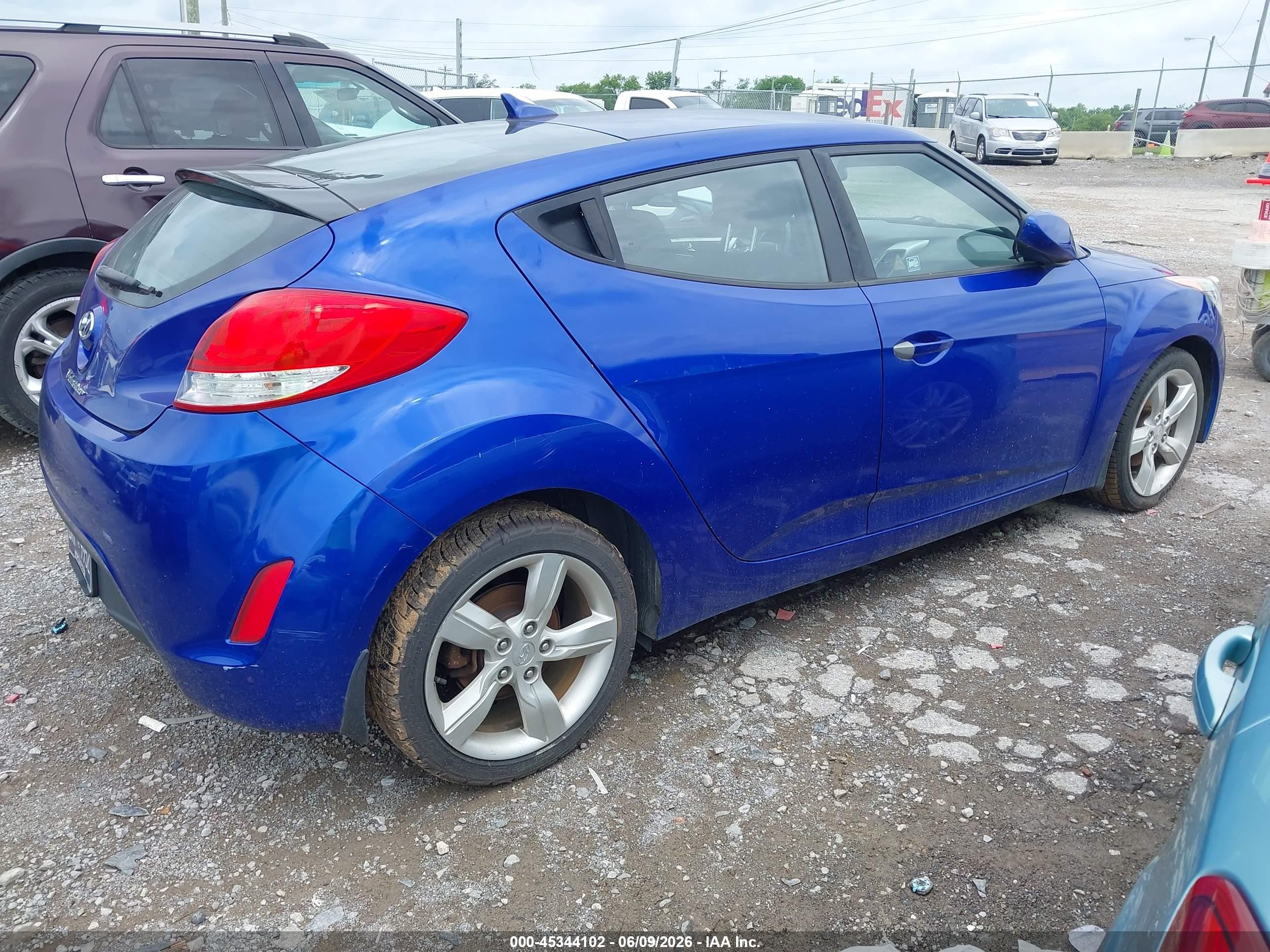 2013 Hyundai Veloster Base W/black Blue vin: KMHTC6AD2DU126668