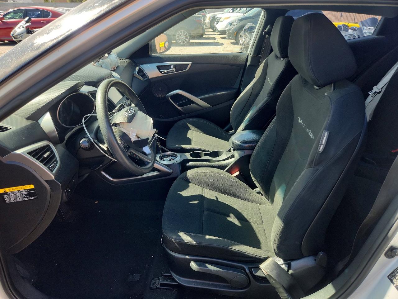 2013 Hyundai Veloster Base Silver vin: KMHTC6AD2DU146872