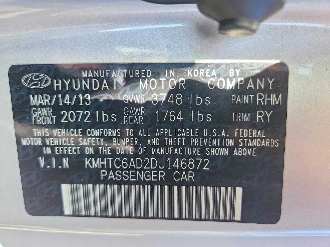 2013 Hyundai Veloster Base Silver vin: KMHTC6AD2DU146872