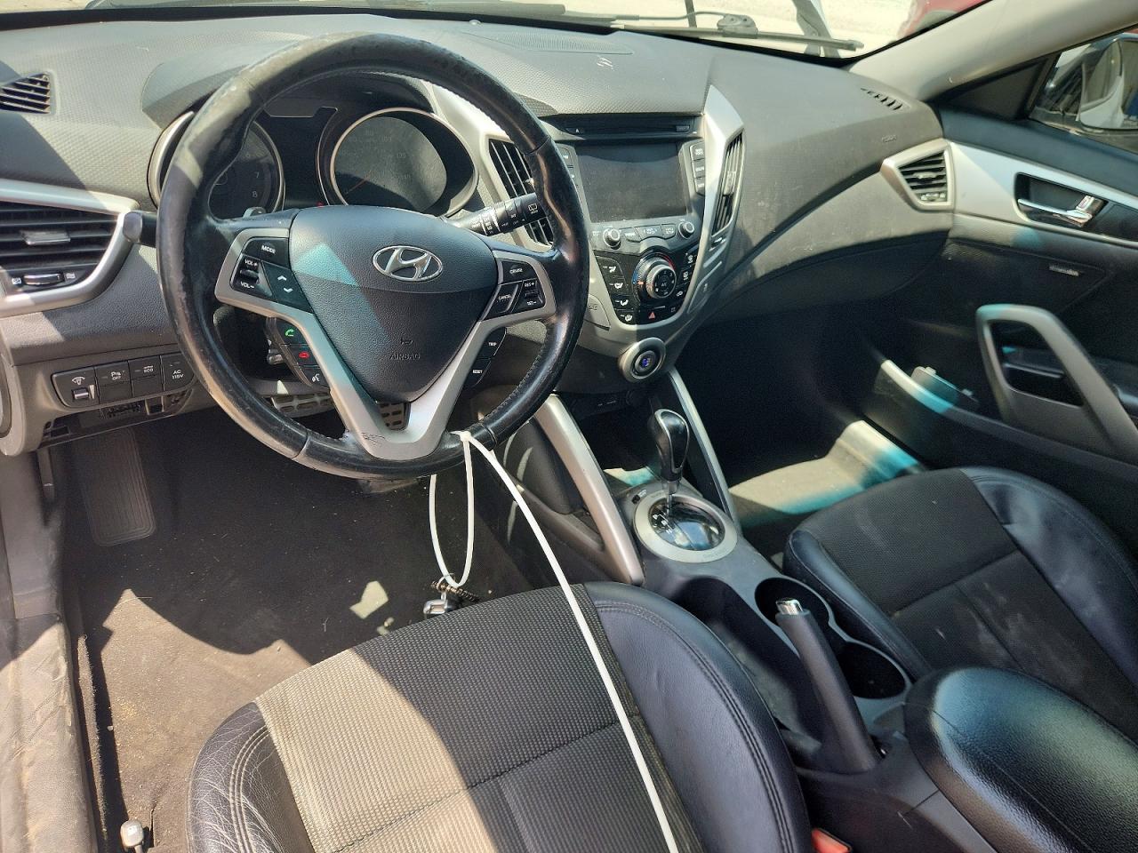 2013 Hyundai Veloster Base Gray vin: KMHTC6AD2DU166913