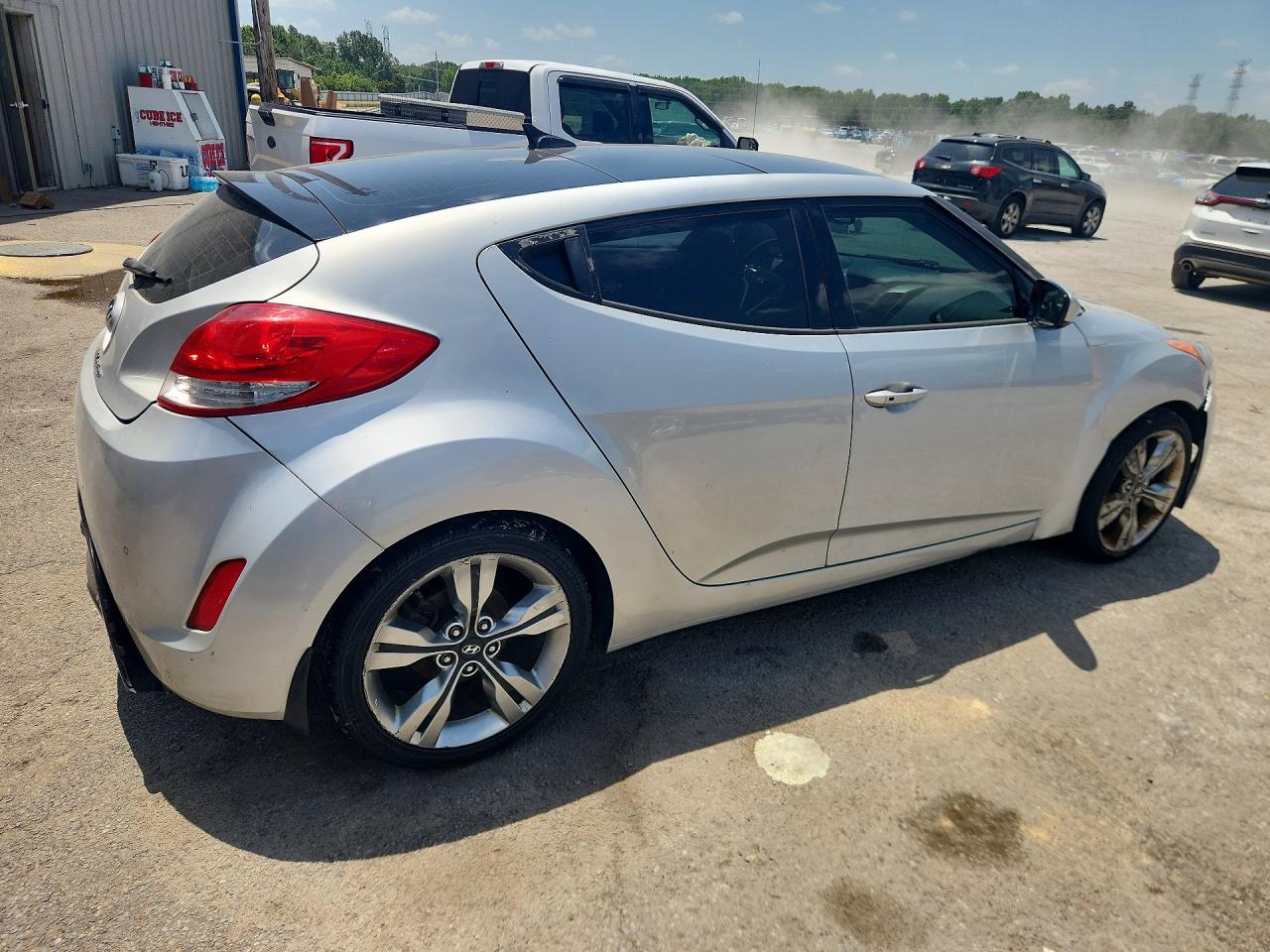 2013 Hyundai Veloster Base Gray vin: KMHTC6AD2DU166913
