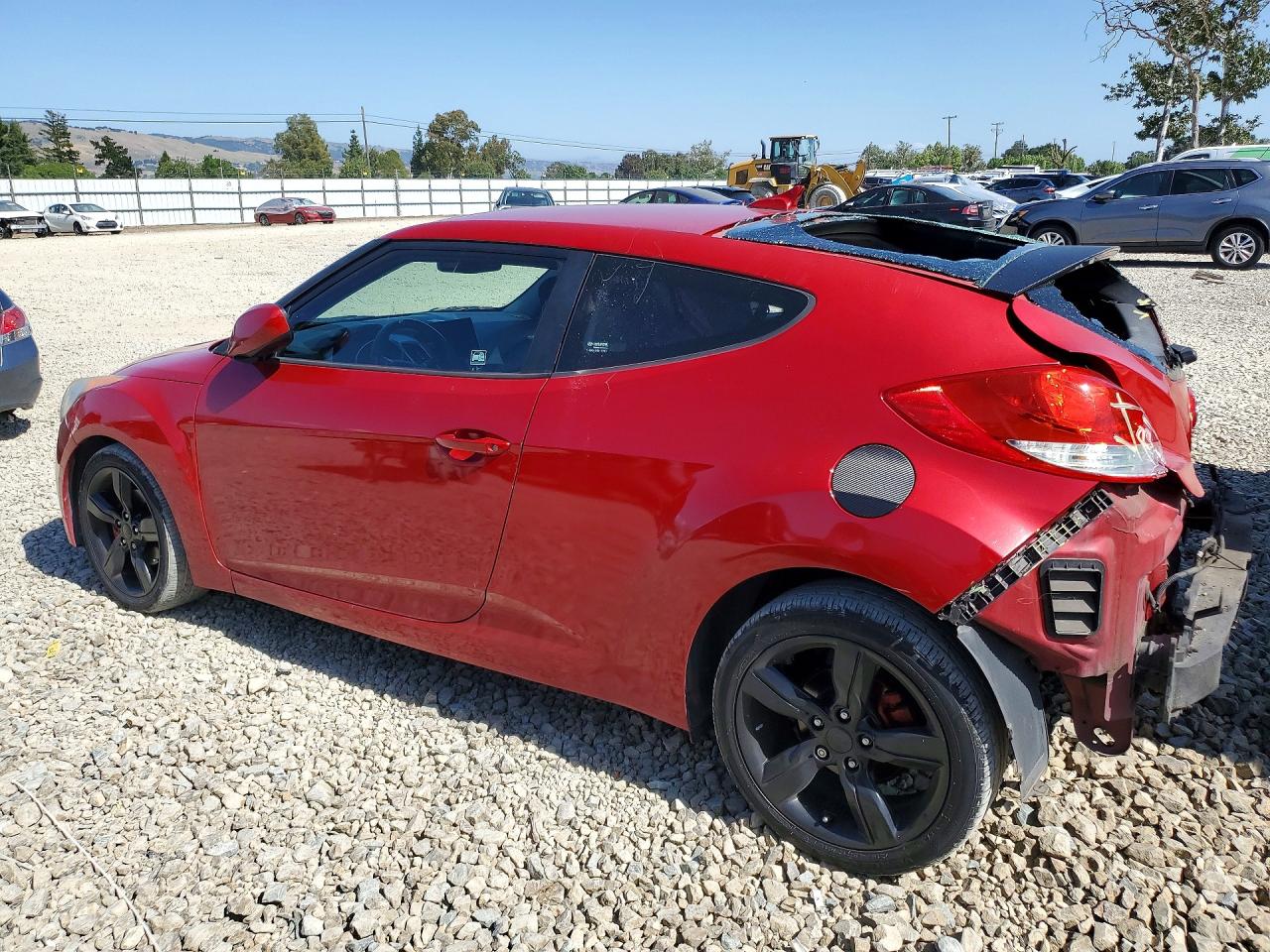 2013 Hyundai Veloster Base Red vin: KMHTC6AD2DU169746