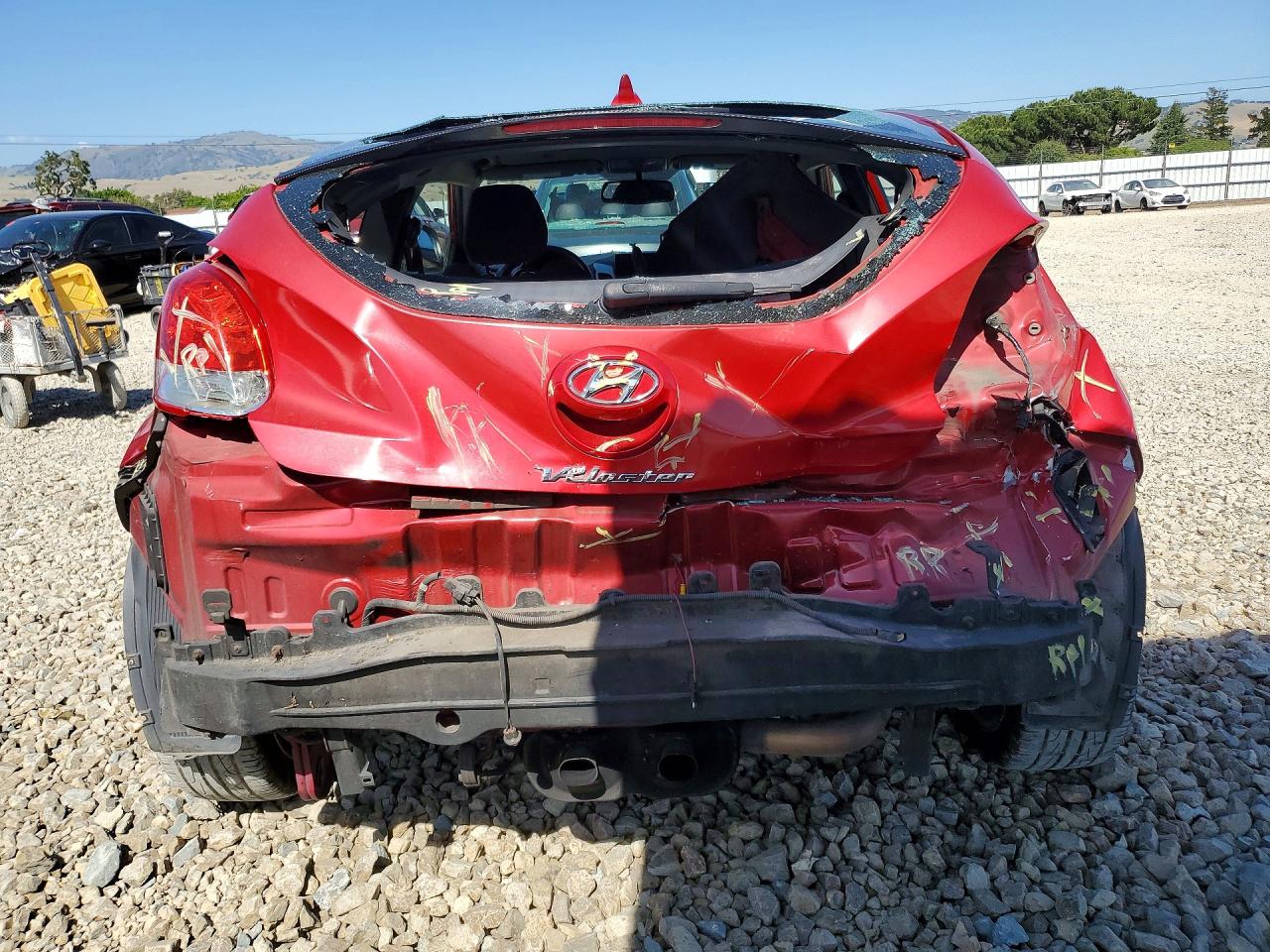2013 Hyundai Veloster Base Red vin: KMHTC6AD2DU169746