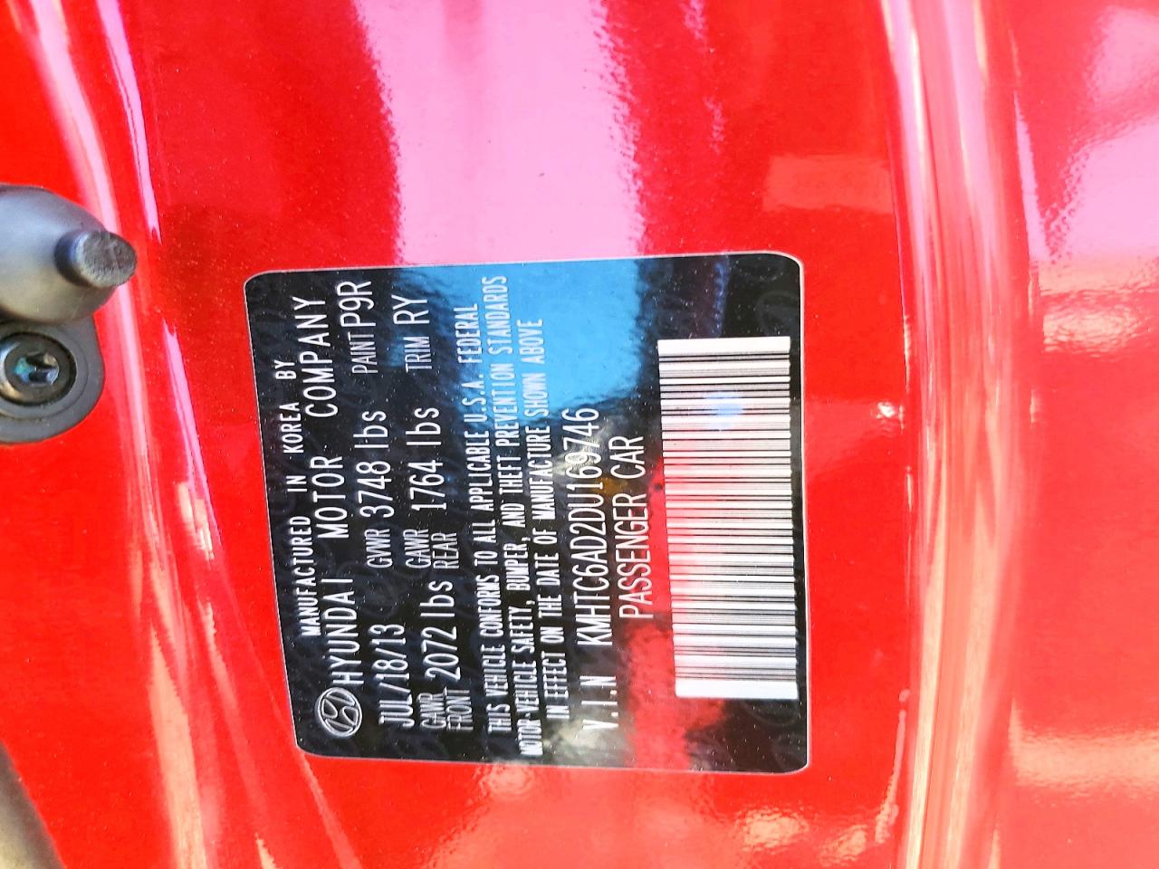 2013 Hyundai Veloster Base Red vin: KMHTC6AD2DU169746