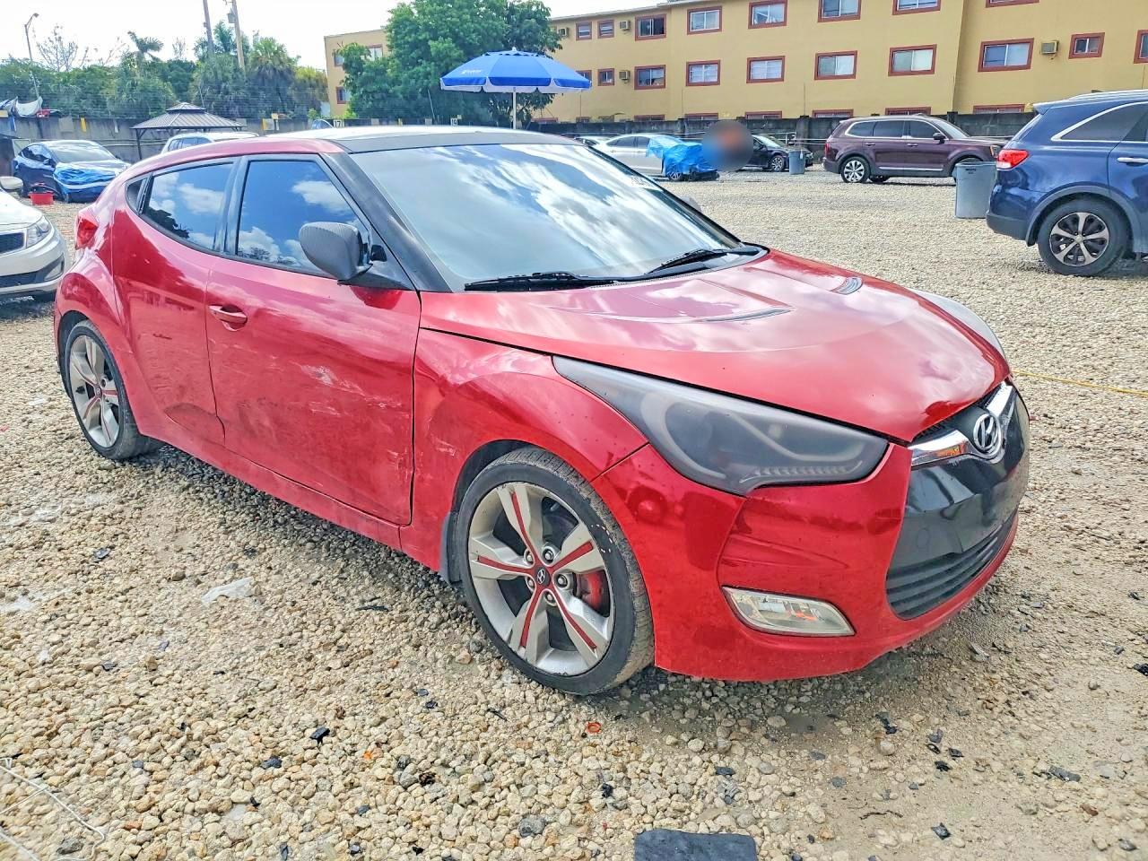 2013 Hyundai Veloster Base Red vin: KMHTC6AD2DU170329