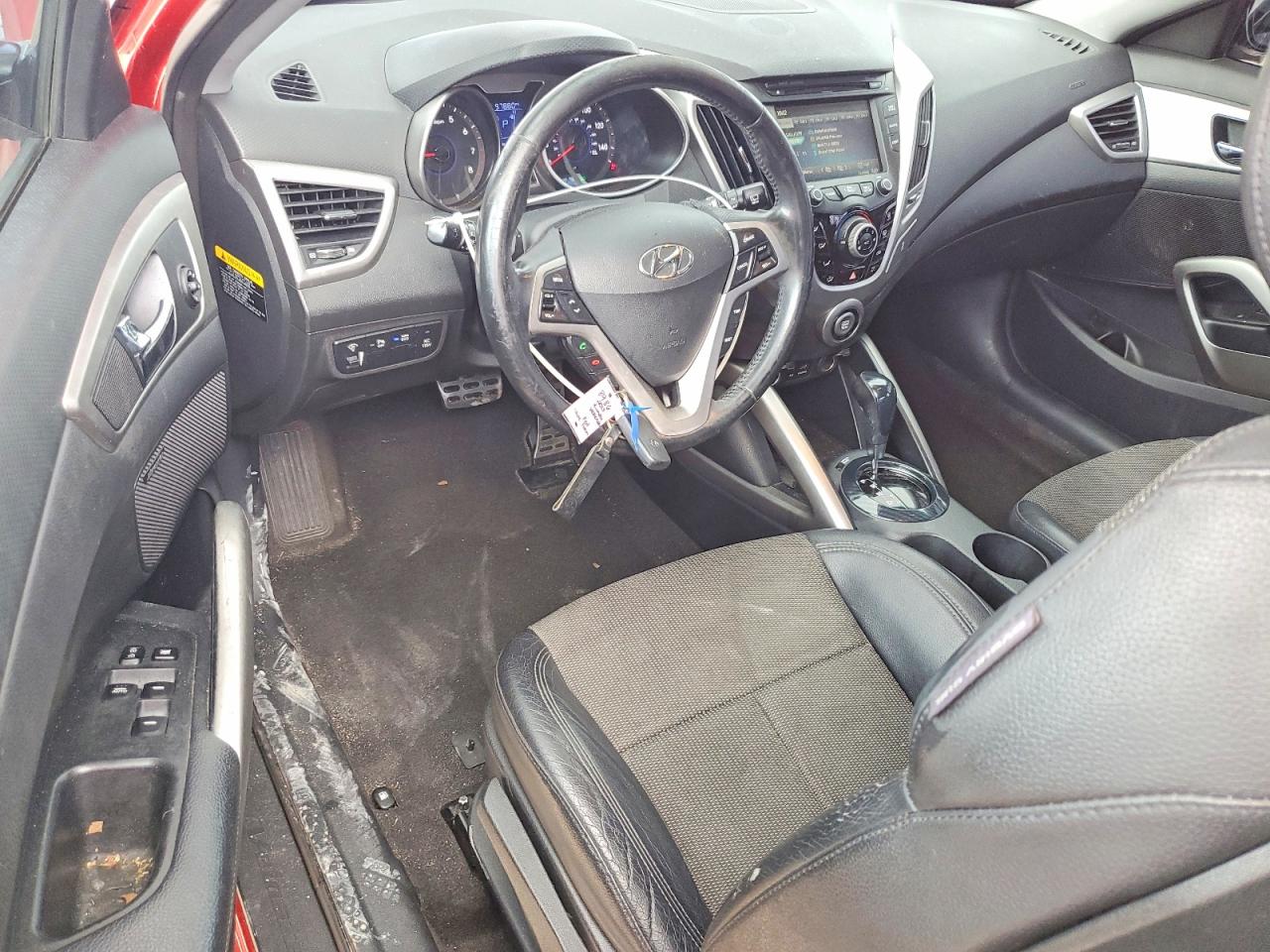 2013 Hyundai Veloster Base Red vin: KMHTC6AD2DU170329
