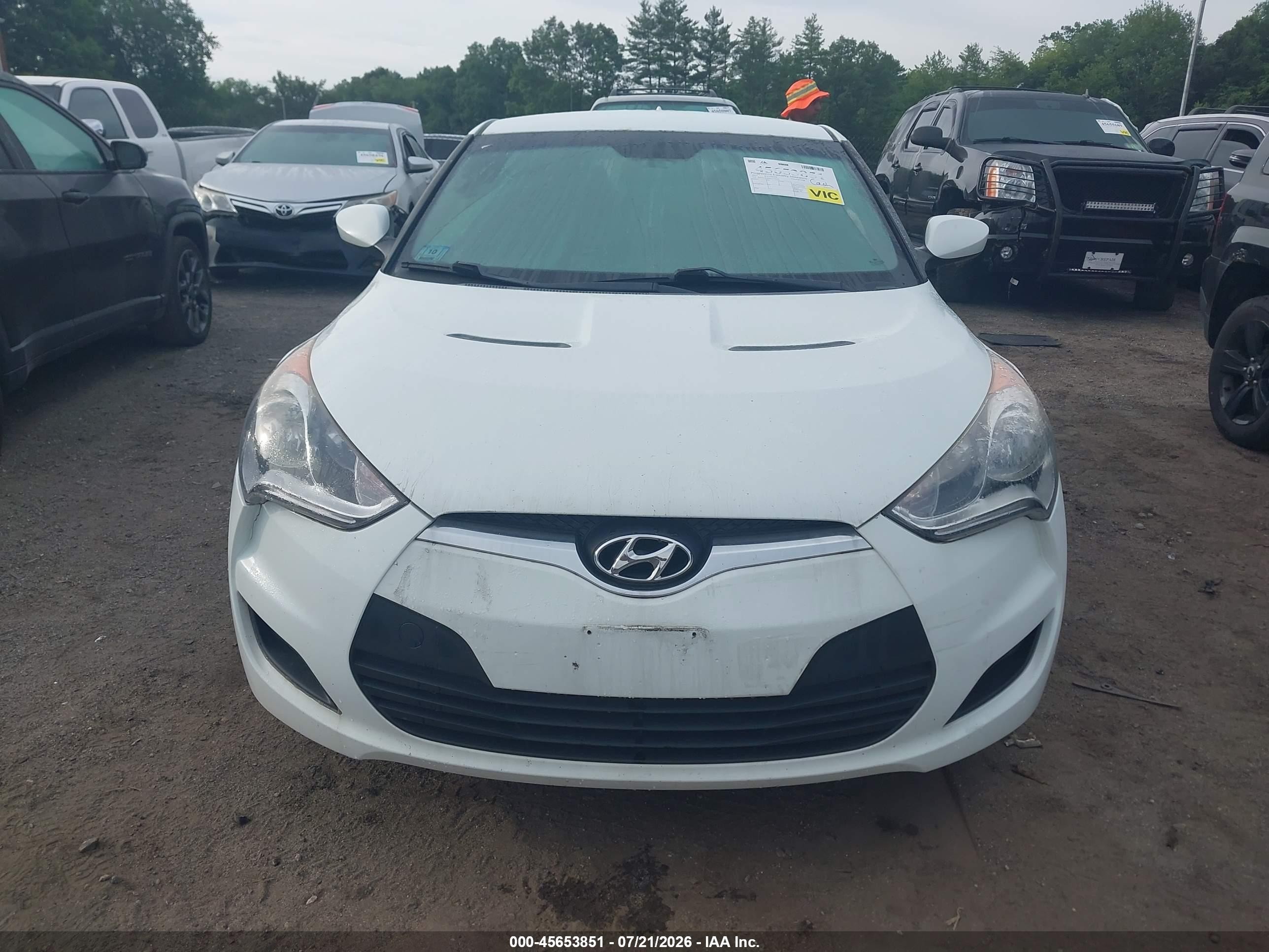 2013 Hyundai Veloster Base W/black White vin: KMHTC6AD2DU172257