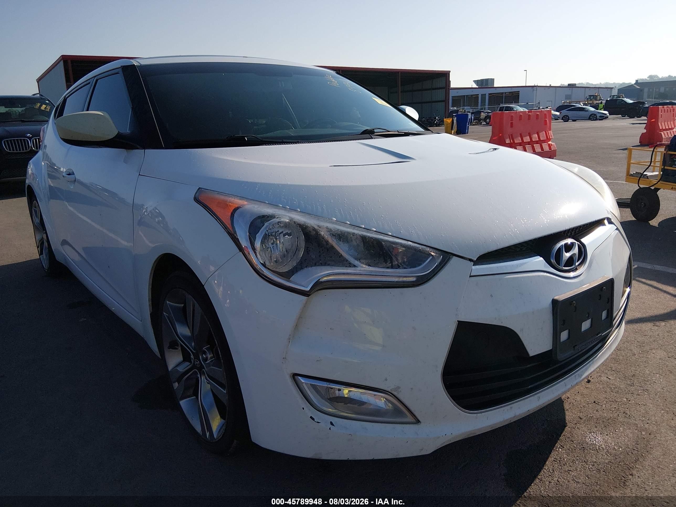 2014 Hyundai Veloster Base W/black White vin: KMHTC6AD2EU191442