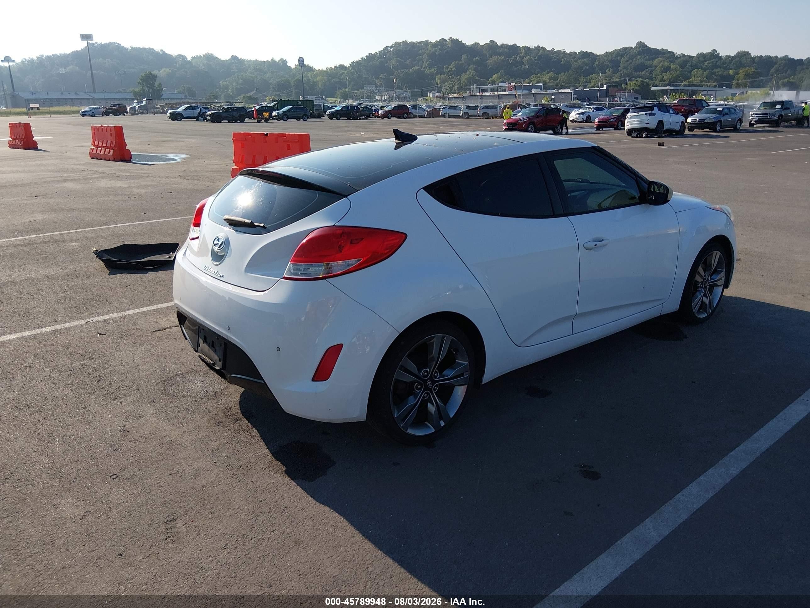 2014 Hyundai Veloster Base W/black White vin: KMHTC6AD2EU191442