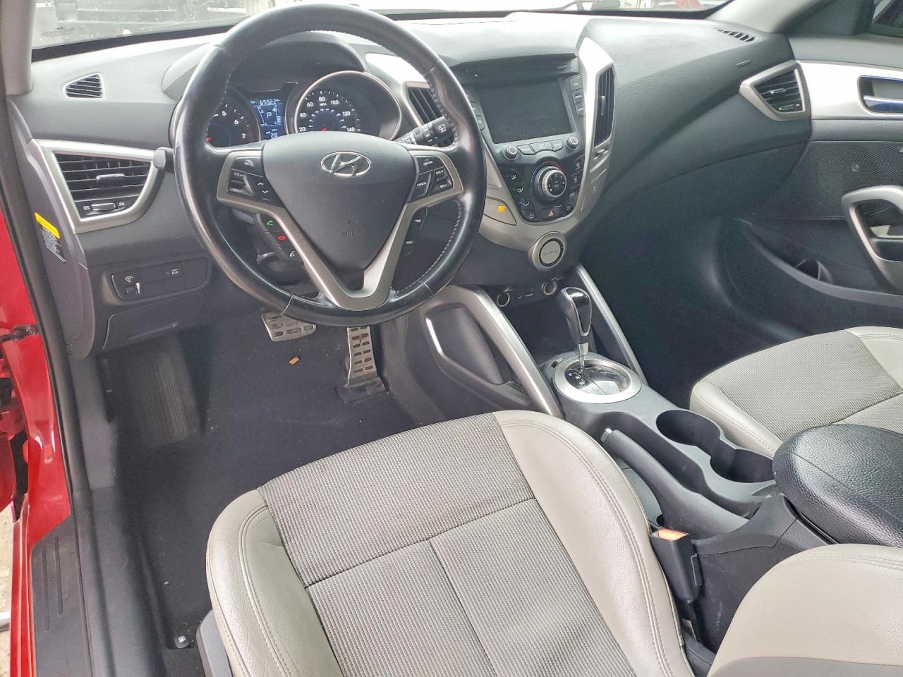 2014 Hyundai Veloster Base Red vin: KMHTC6AD2EU215318