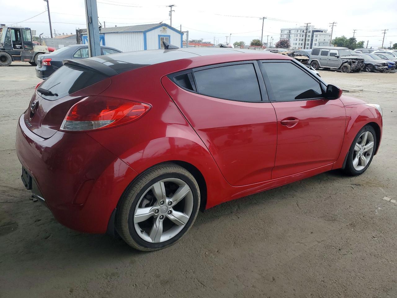 2014 Hyundai Veloster Base Red vin: KMHTC6AD2EU215318
