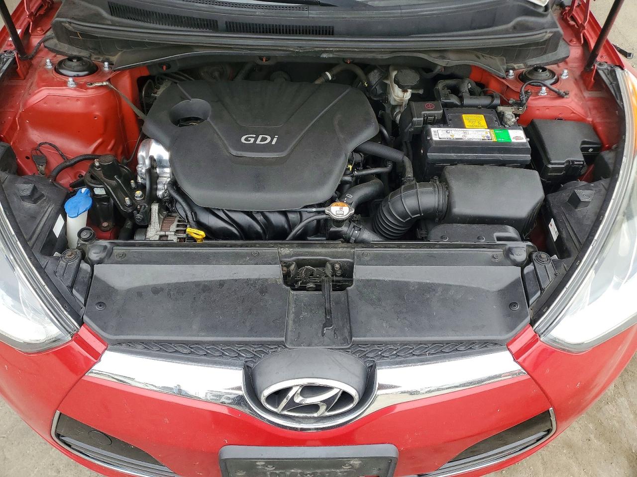 2014 Hyundai Veloster Base Red vin: KMHTC6AD2EU215318