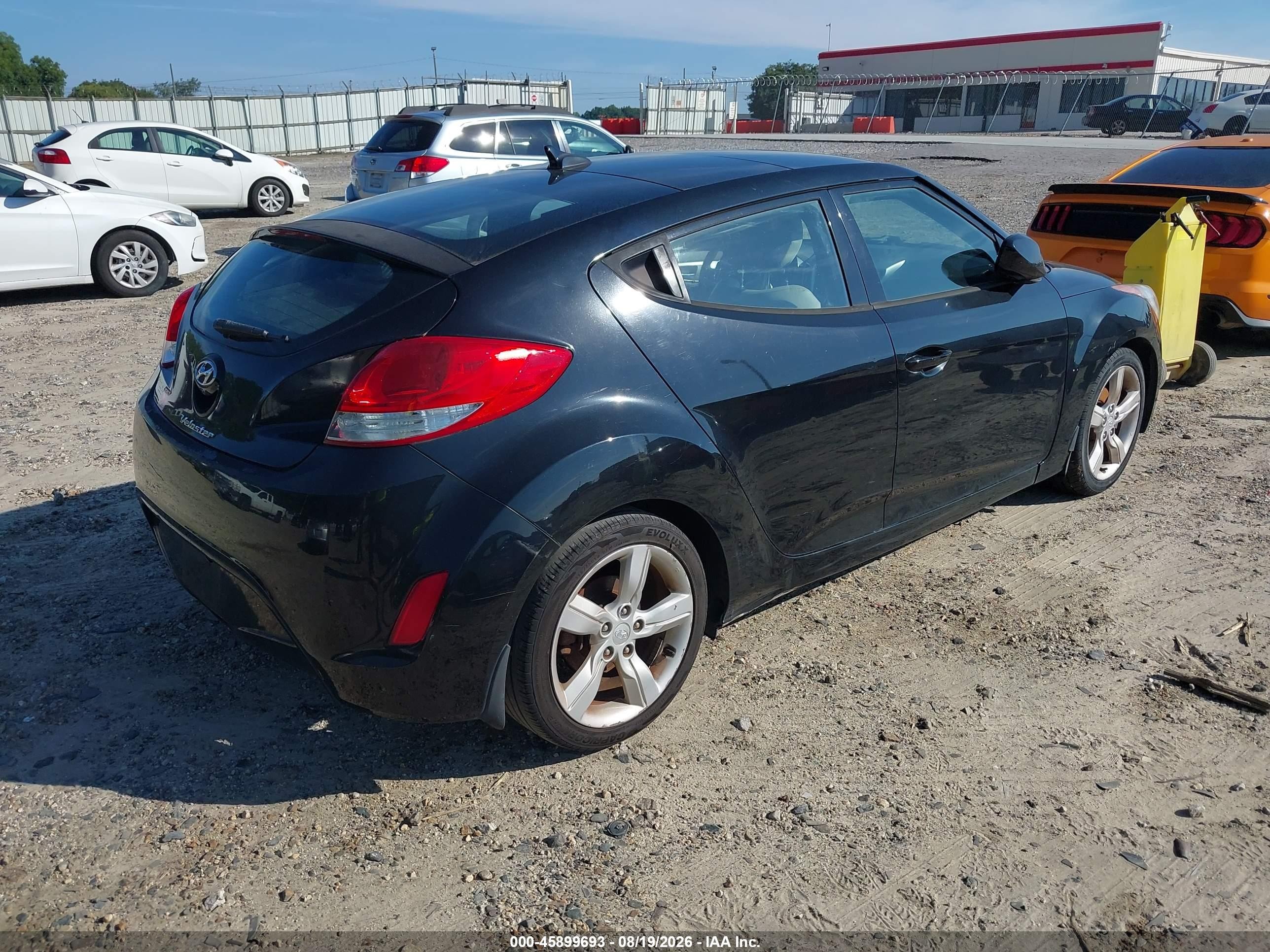 2014 Hyundai Veloster Base W/gray Black vin: KMHTC6AD2EU215724