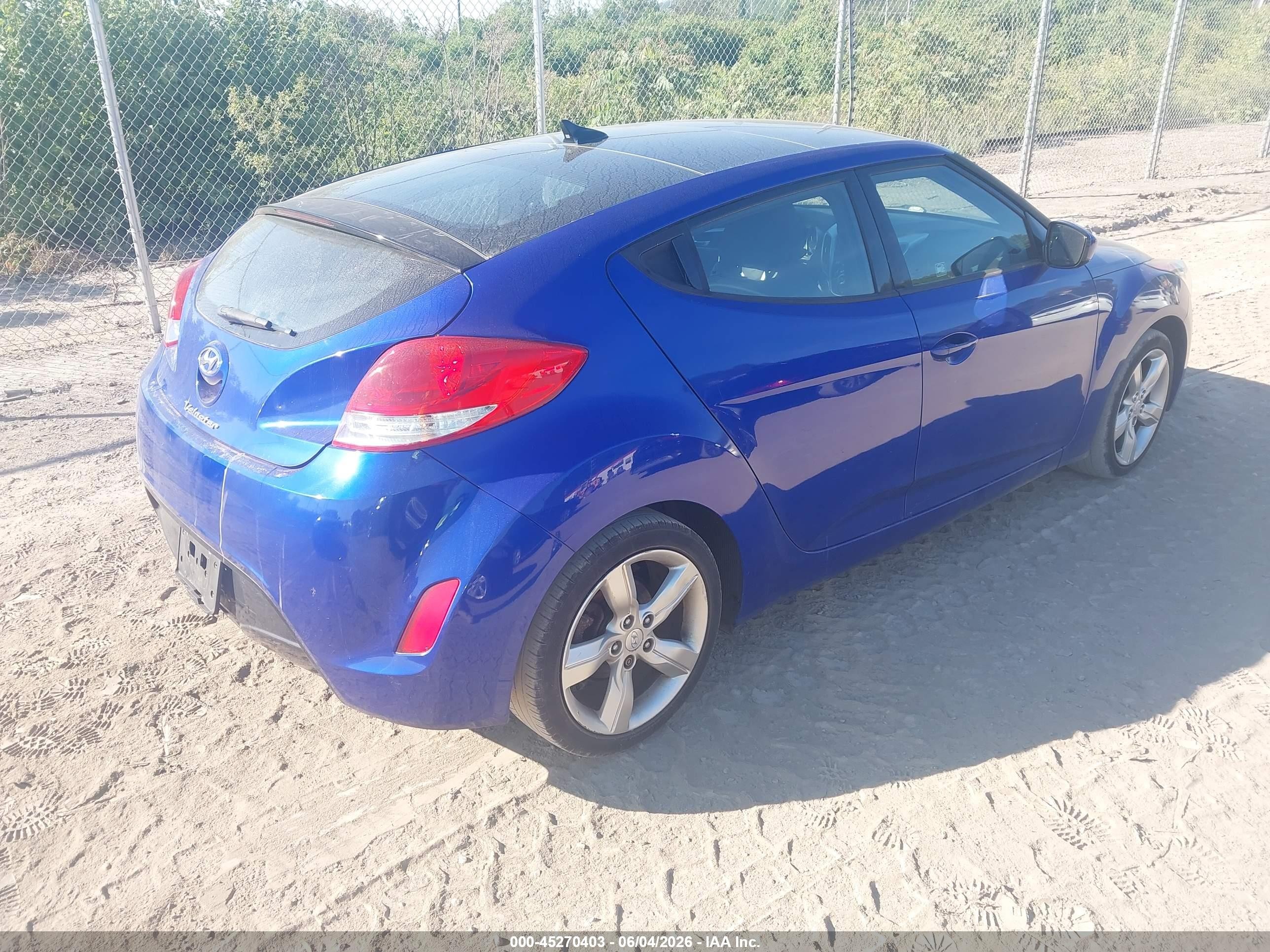 2014 Hyundai Veloster Base W/black Blue vin: KMHTC6AD2EU217196