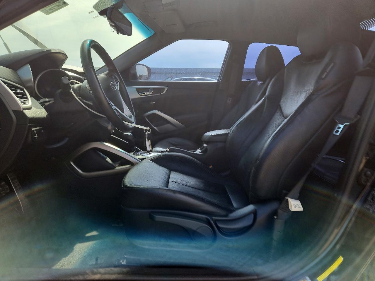 2015 Hyundai Veloster Re:flex Black vin: KMHTC6AD2FU218706