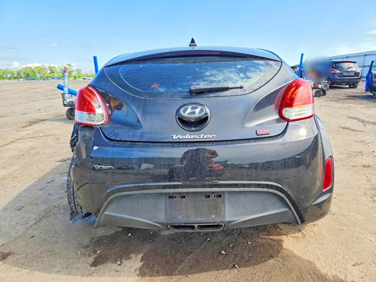 2015 Hyundai Veloster Re:flex Black vin: KMHTC6AD2FU218706