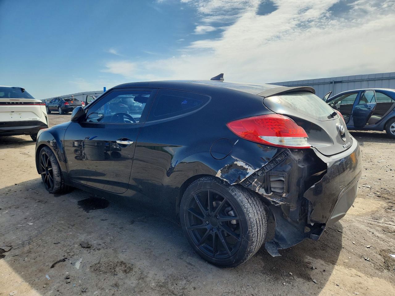 2015 Hyundai Veloster Re:flex Black vin: KMHTC6AD2FU218706