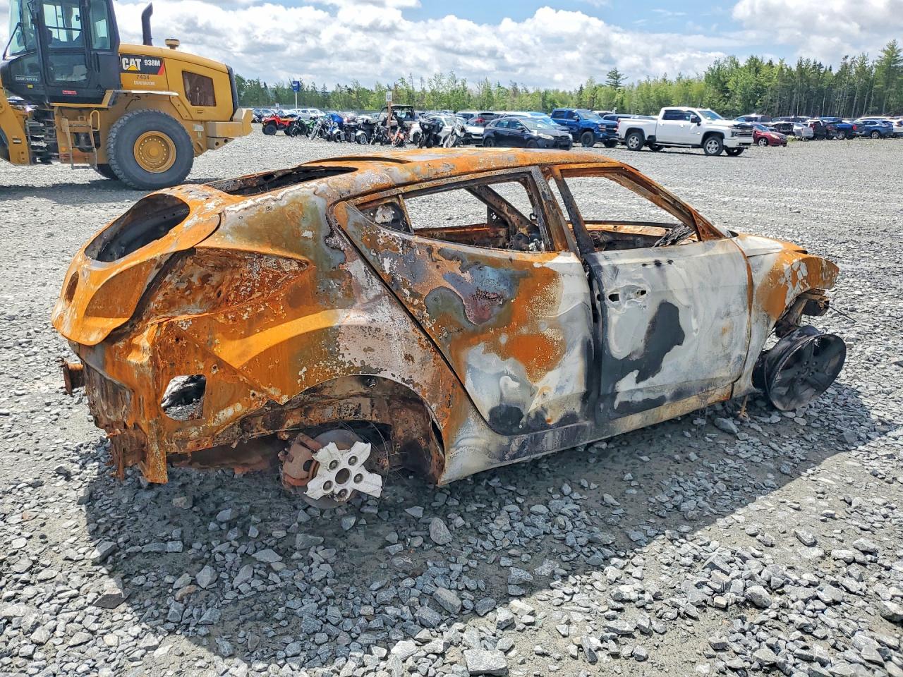 2015 Hyundai Veloster Base Burn vin: KMHTC6AD2FU220830
