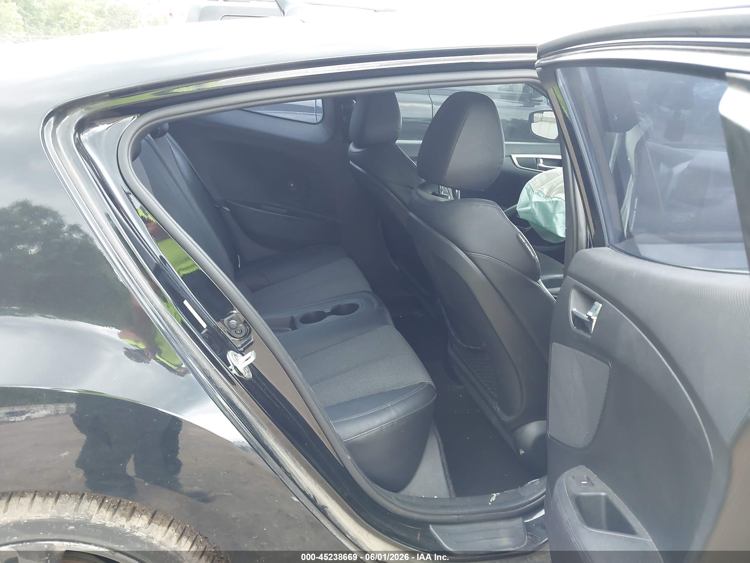 2015 Hyundai Veloster   Black vin: KMHTC6AD2FU230399