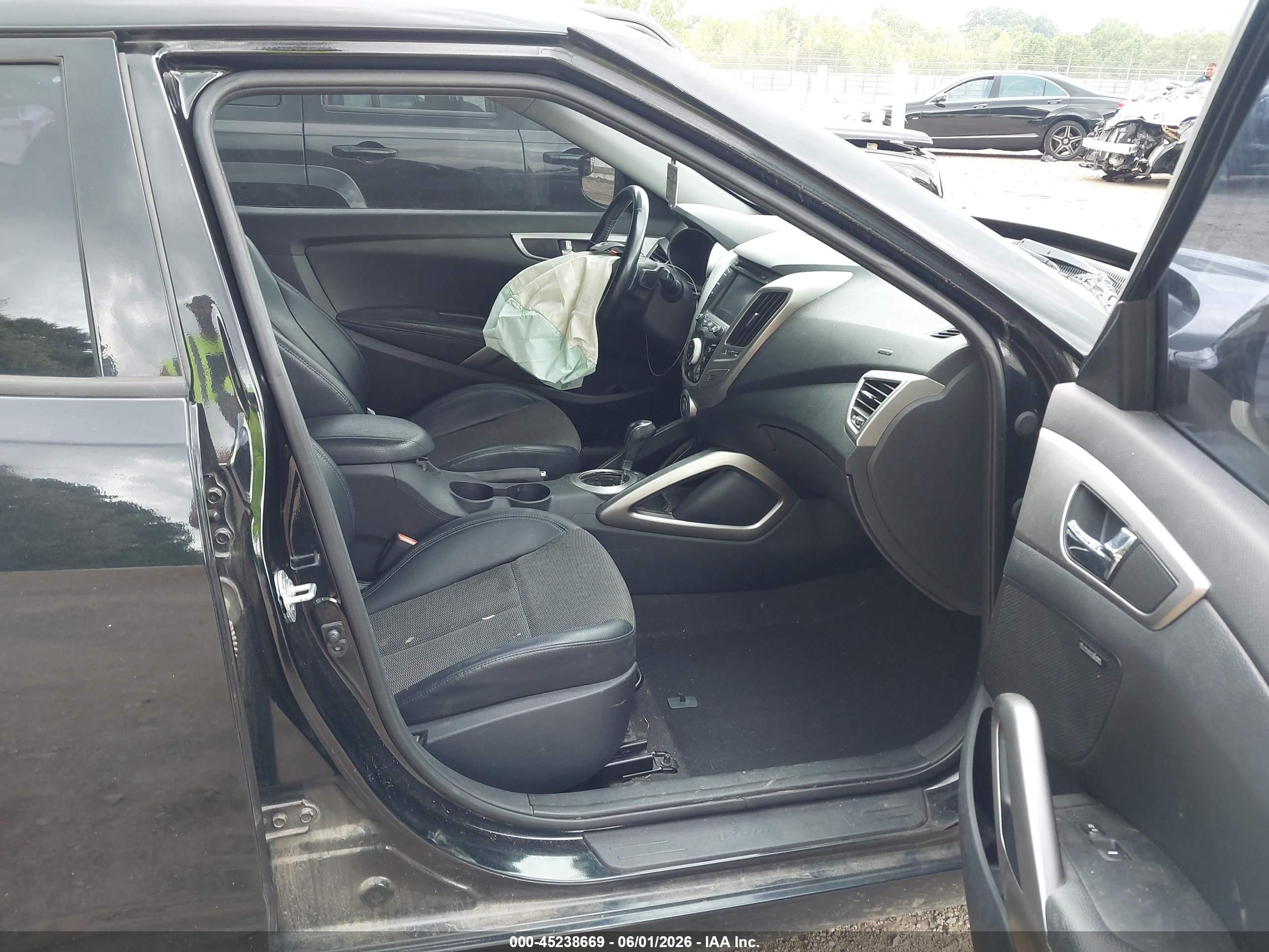 2015 Hyundai Veloster   Black vin: KMHTC6AD2FU230399