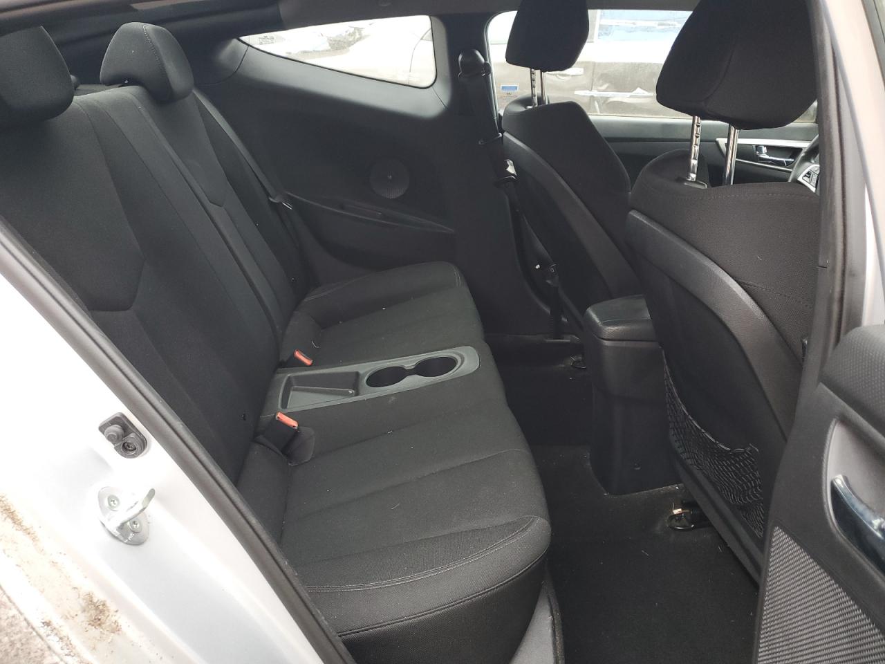 2015 Hyundai Veloster Base Silver vin: KMHTC6AD2FU237868