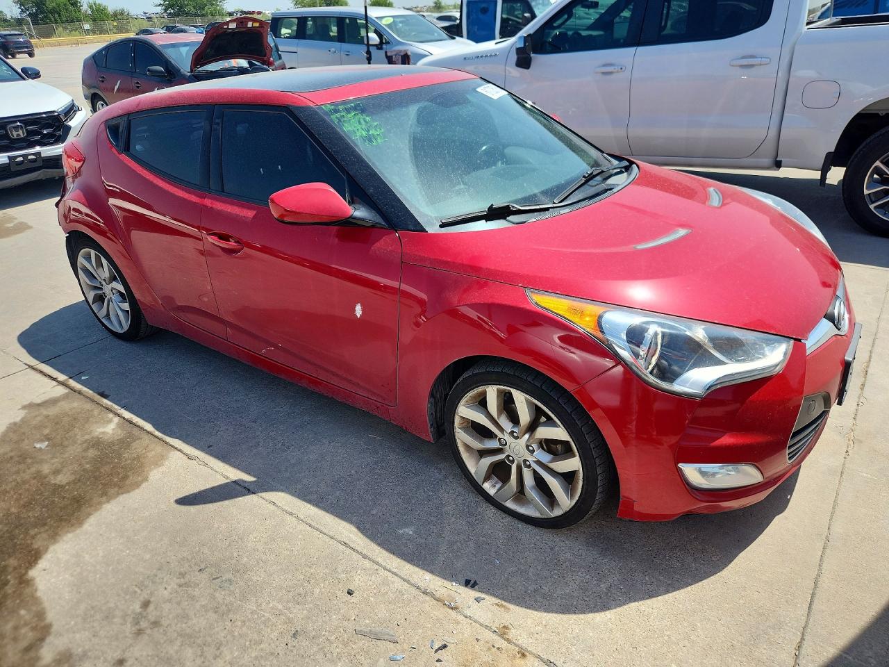 2015 Hyundai Veloster Base Red vin: KMHTC6AD2FU244531