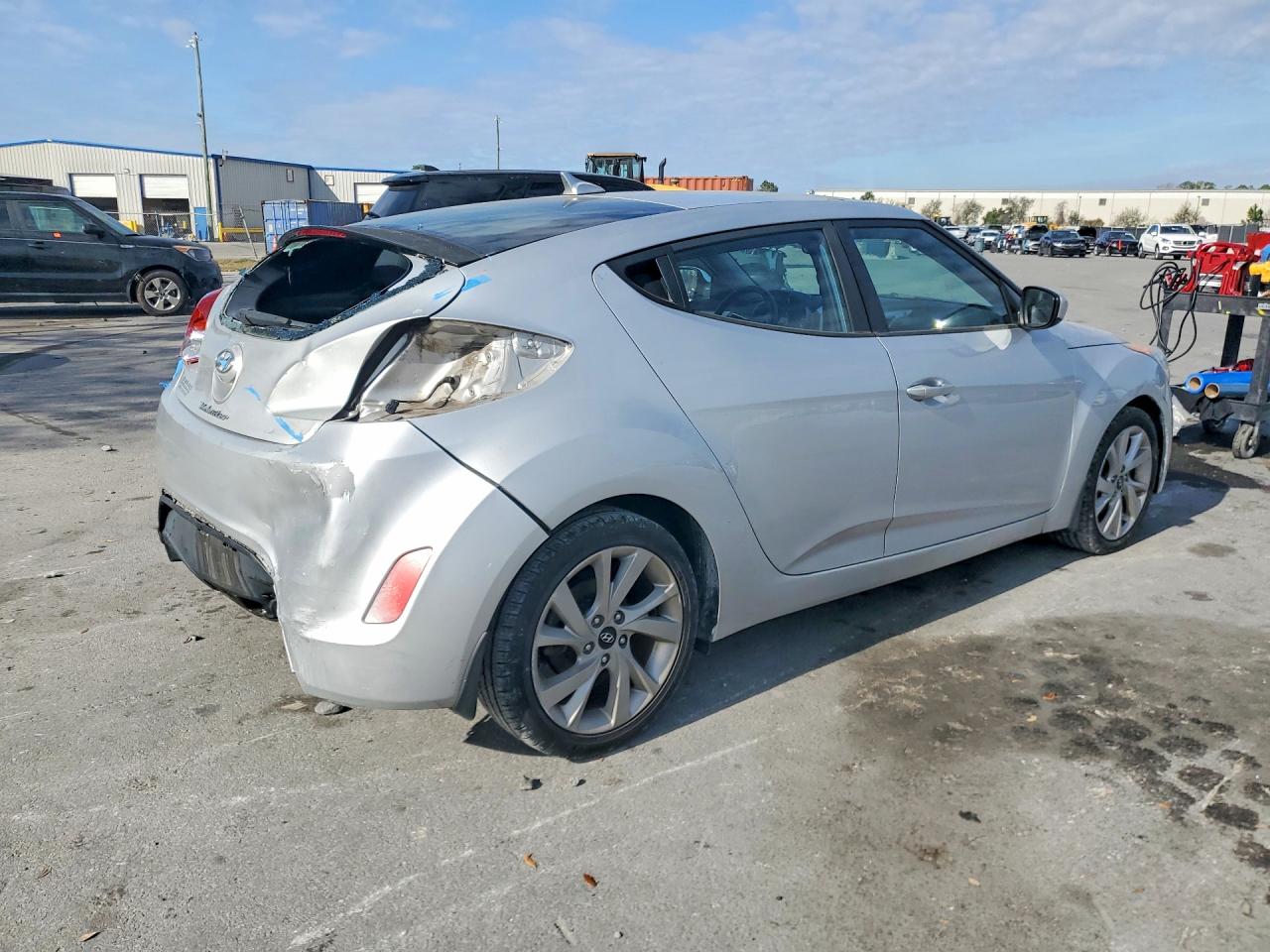 2016 Hyundai Veloster Base Silver vin: KMHTC6AD2GU288286